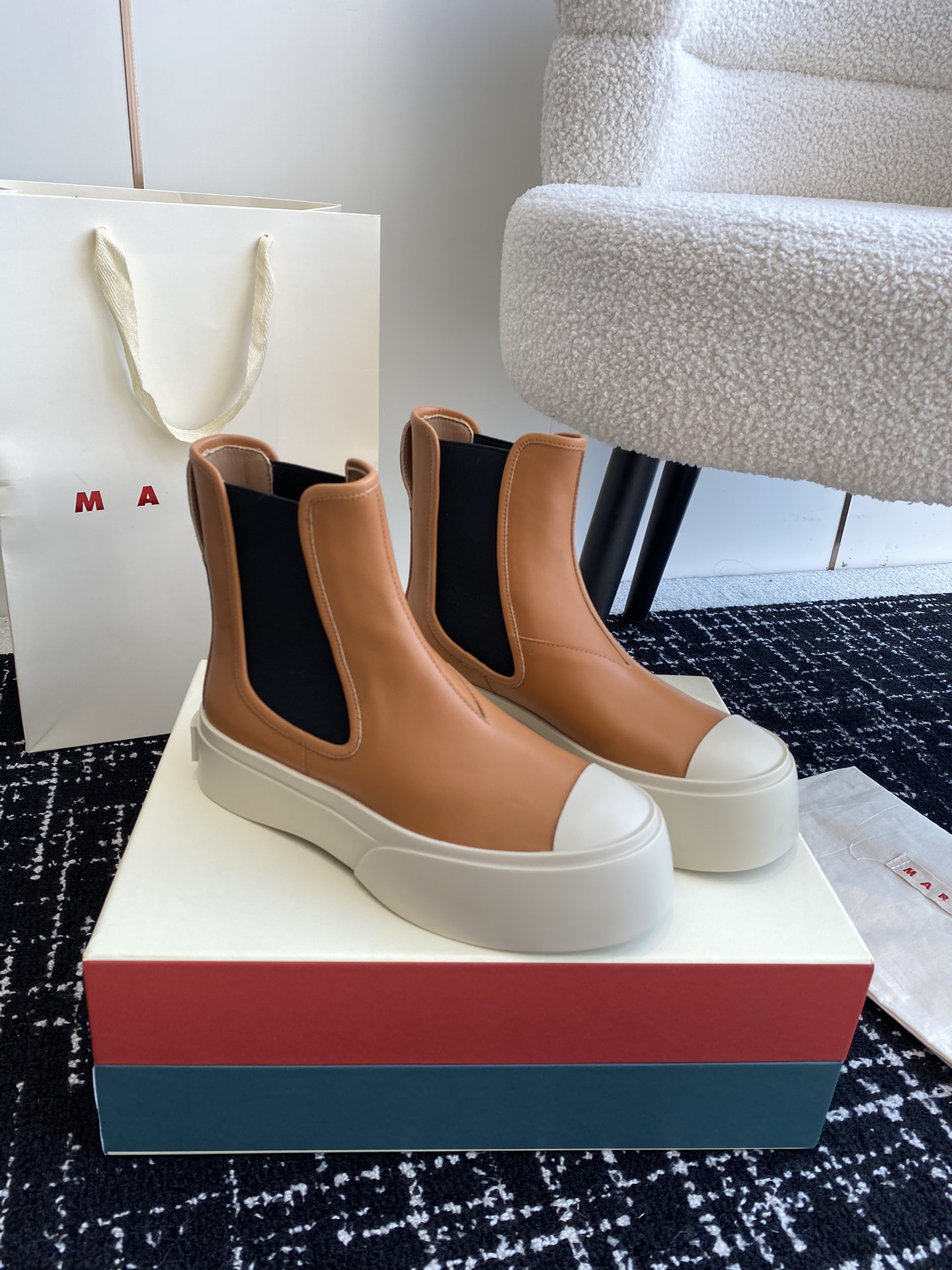 Marni Chelsea Short Boots: Elastic Tech Knit, Leather Shoe Pad, Full-Skinned Calves. - 图片 2