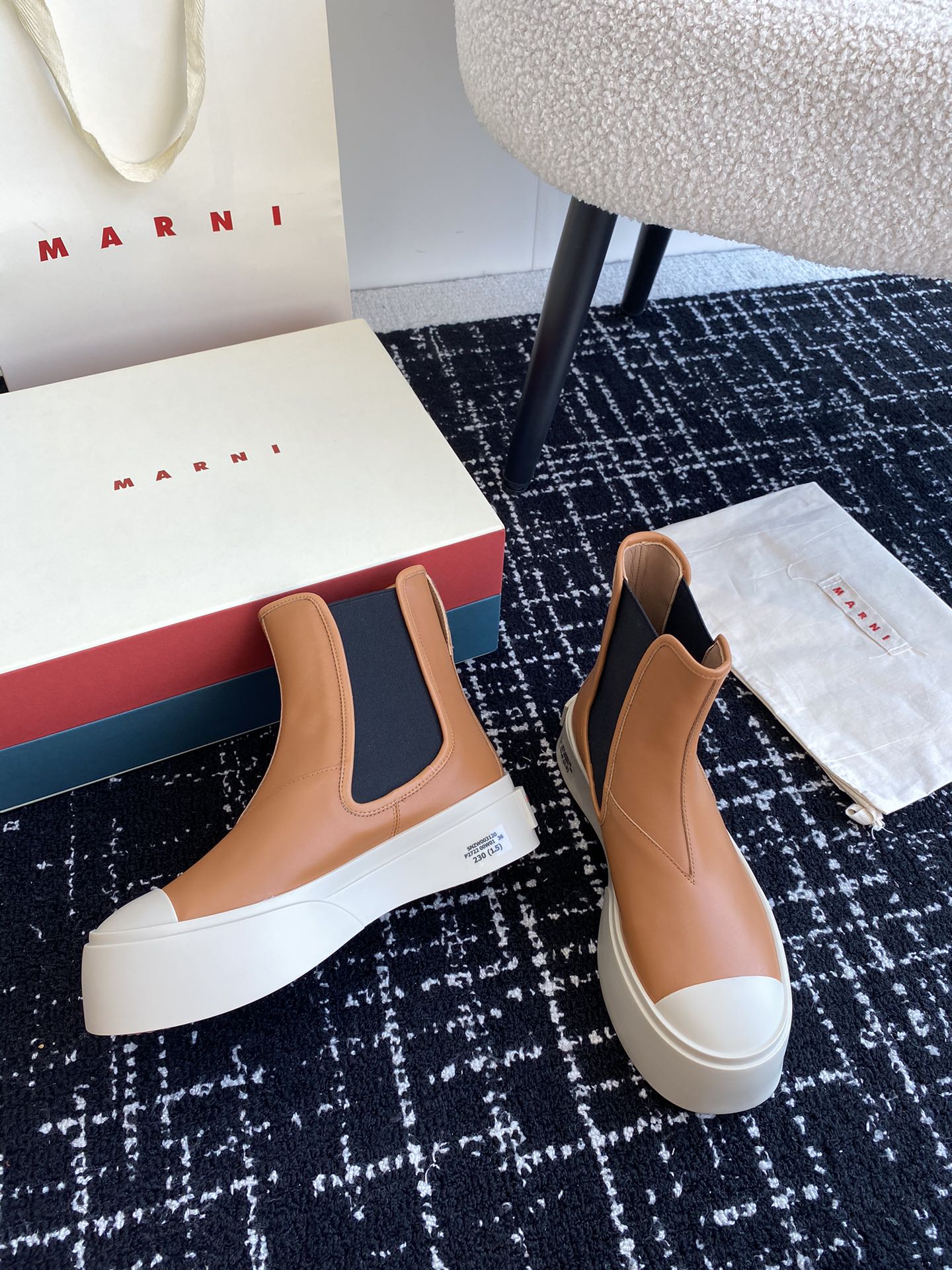 Marni Chelsea Short Boots: Elastic Tech Knit, Leather Shoe Pad, Full-Skinned Calves. - 图片 5