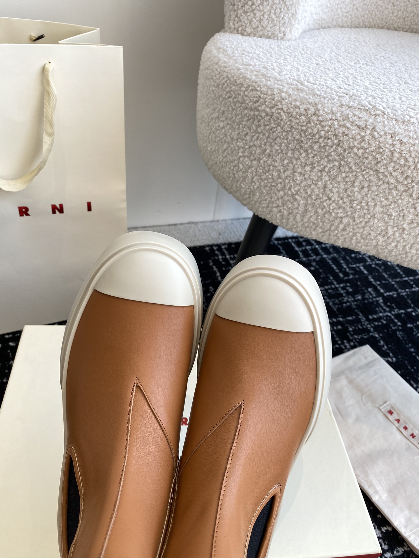 Marni Chelsea Short Boots: Elastic Tech Knit, Leather Shoe Pad, Full-Skinned Calves. - 图片 7