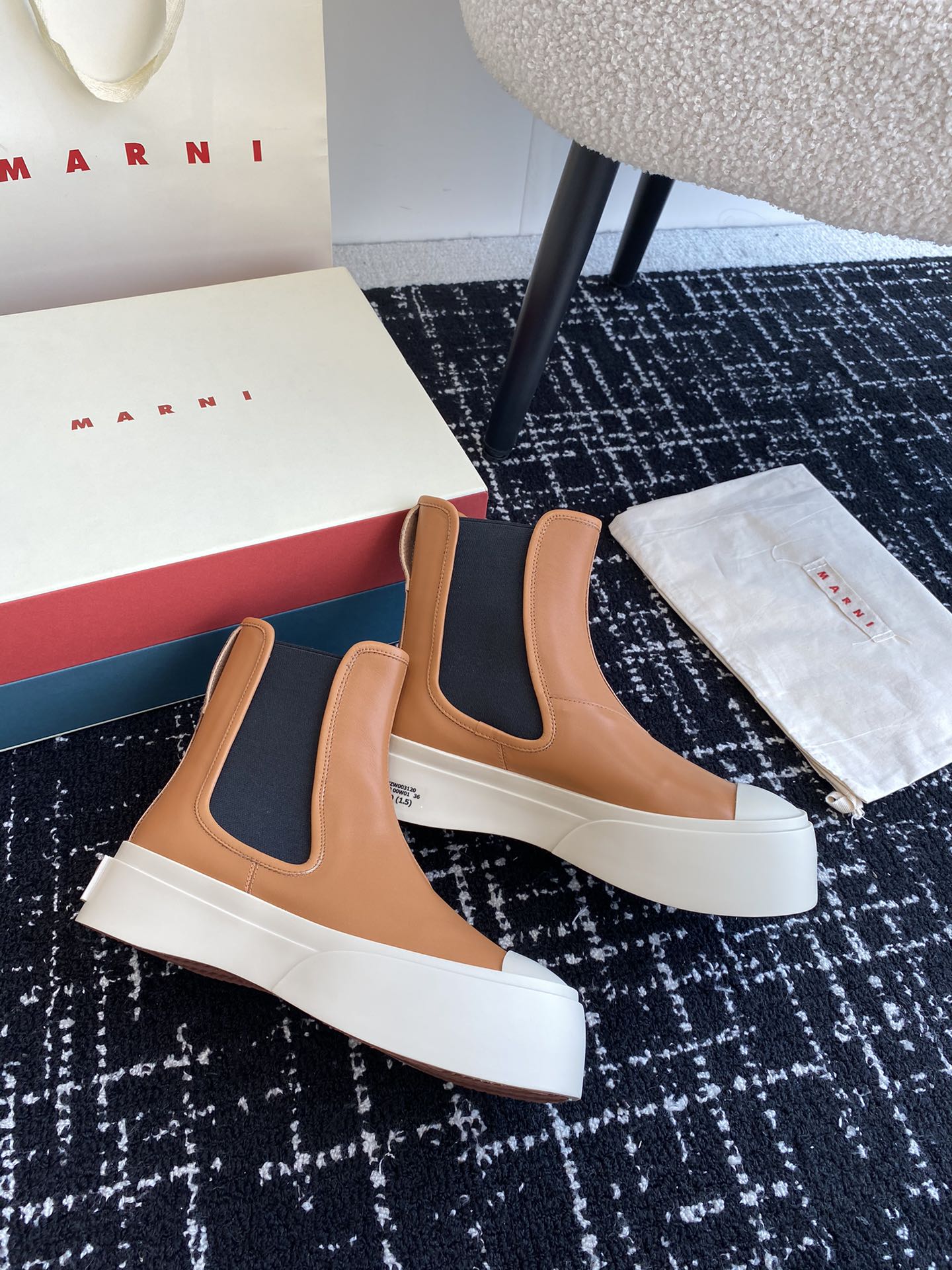 Marni Chelsea Short Boots: Elastic Tech Knit, Leather Shoe Pad, Full-Skinned Calves. - 图片 4