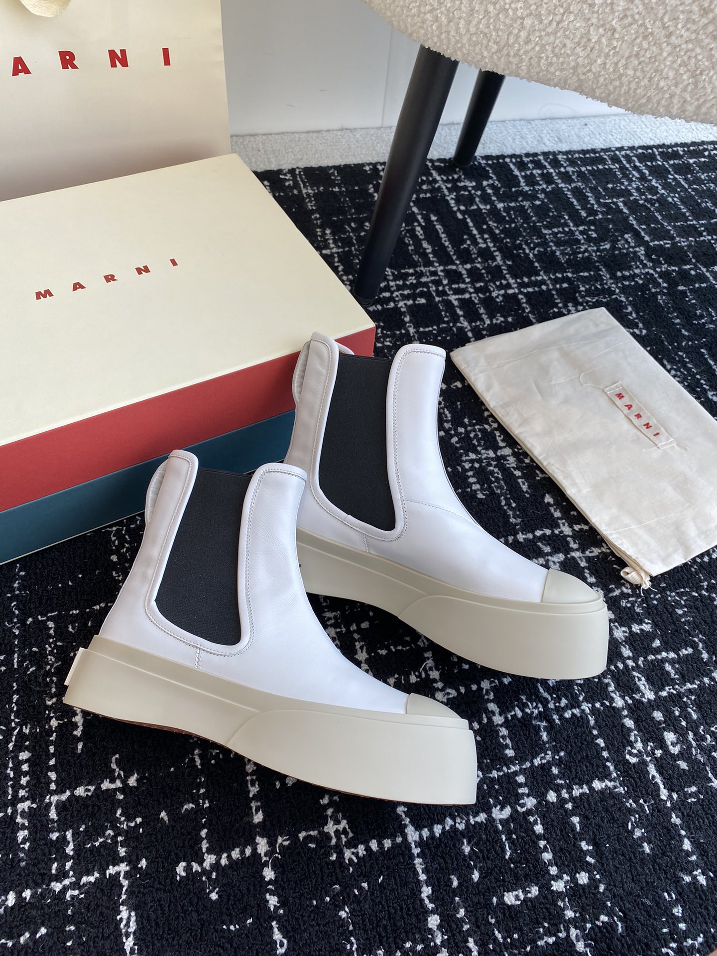 Marni Chelsea Short Boots: Elastic Tech Knit, Leather Shoe Pad, Full-Skinned Calves - 图片 4