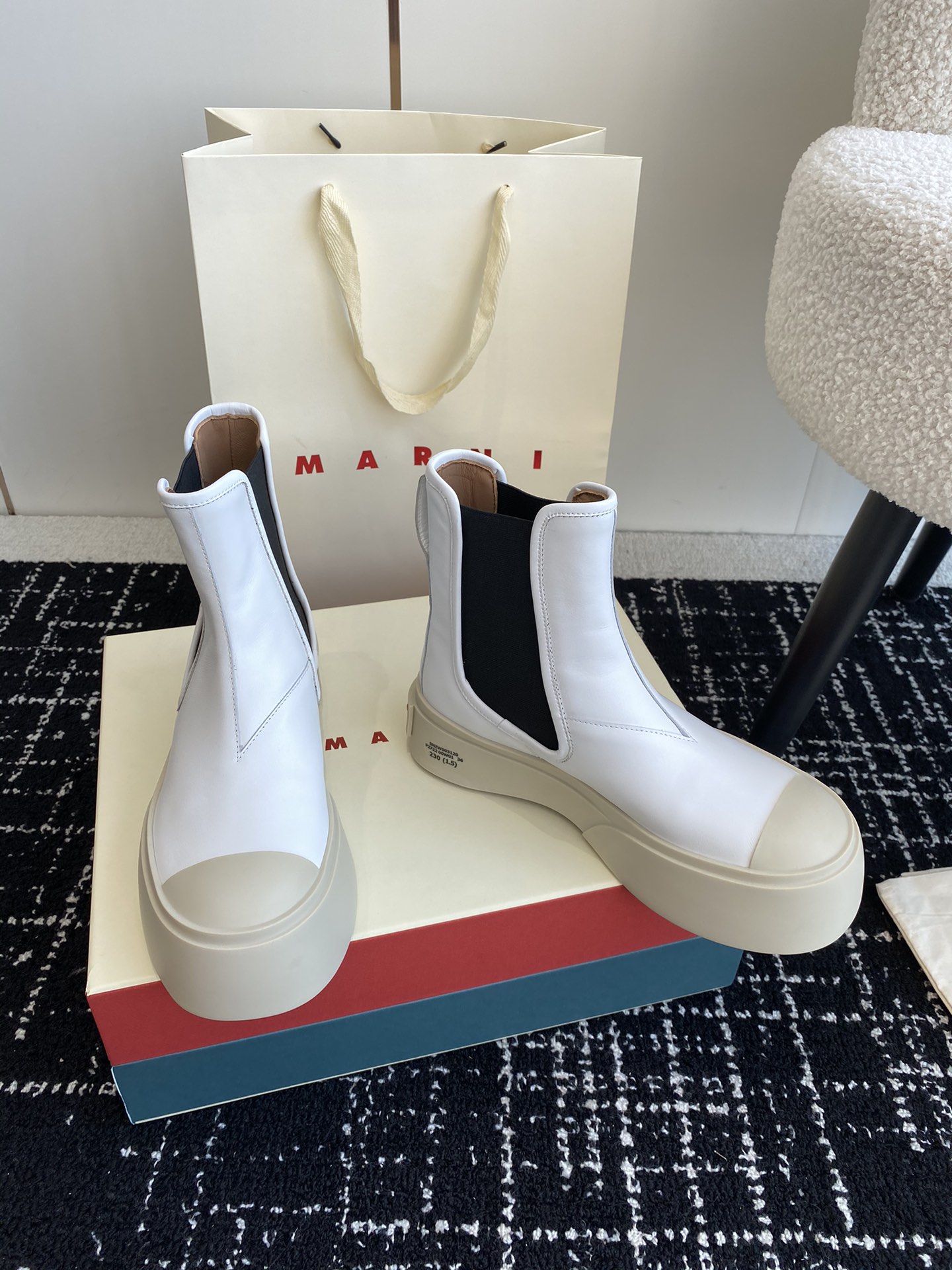 Marni Chelsea Short Boots: Elastic Tech Knit, Leather Shoe Pad, Full-Skinned Calves - 图片 3