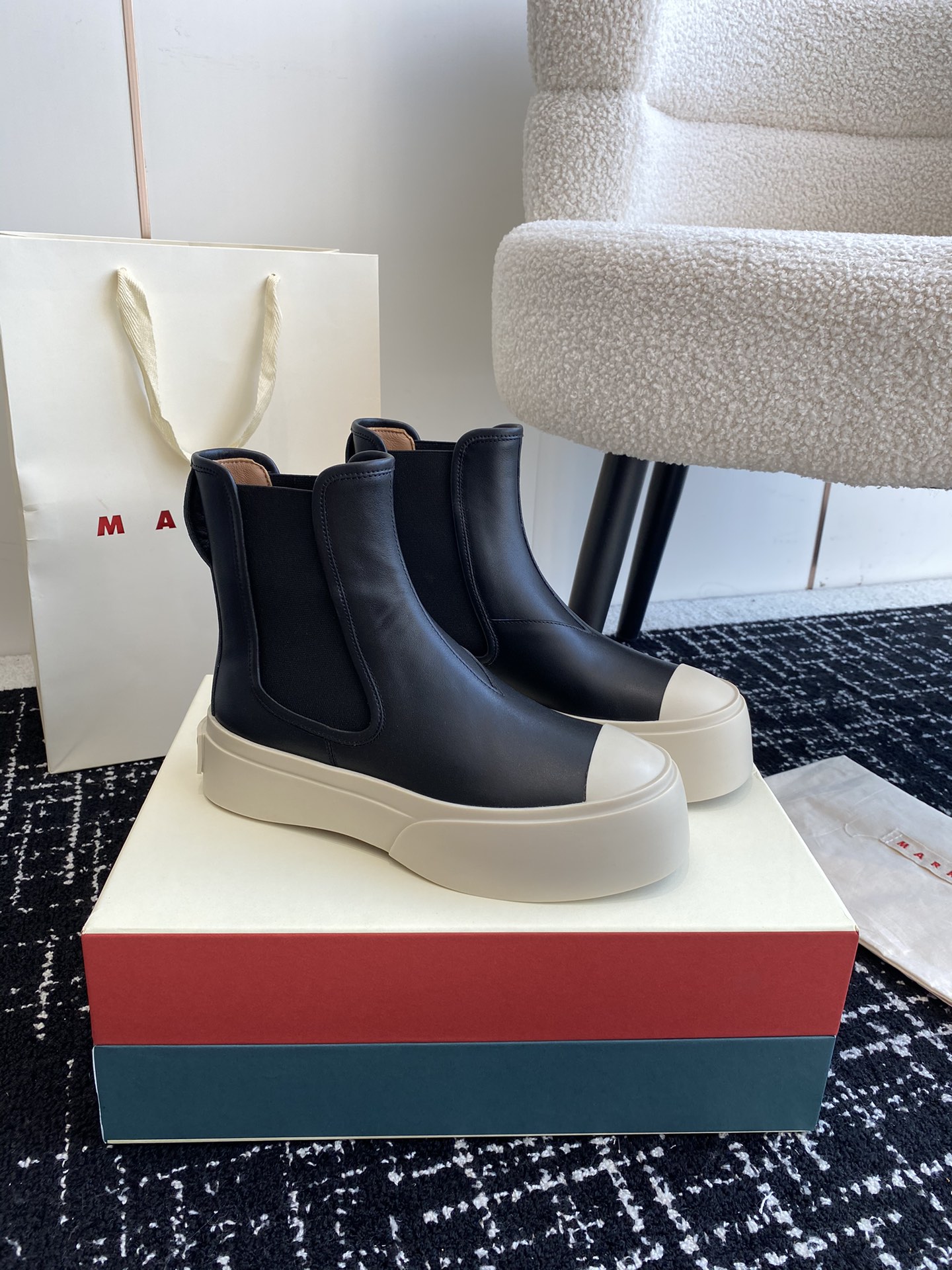 Marni Chelsea Short Boots: Elastic Tech Knit, Leather Shoe Pad, Full-Skinned Calves. - 图片 2