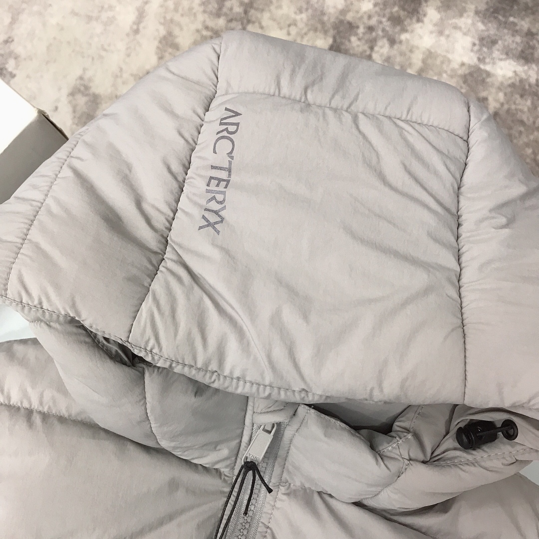 Arcteryx 2023 Children’s Outdoor Feather Jacket: Warm, Durable, Stylish Design. - 图片 4