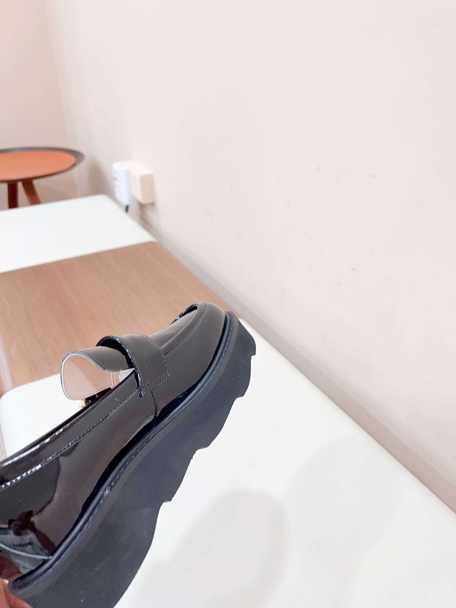 Stuart Weitzman 2023 New Pearl-Heavy Zilong Shoes: Fashionable and Functional Comfort - 图片 7