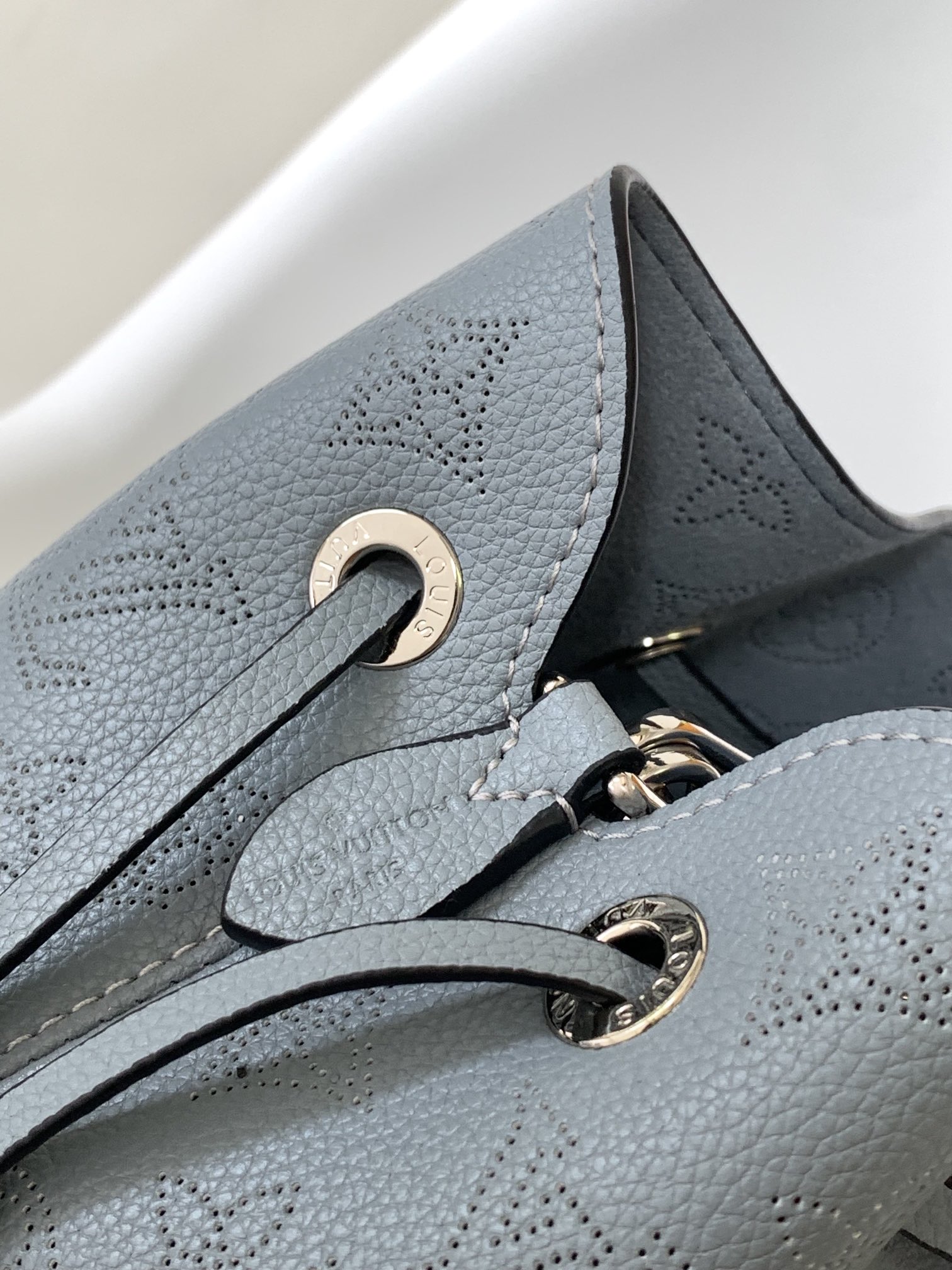Loewe M22176浅粉 M21144浅蓝