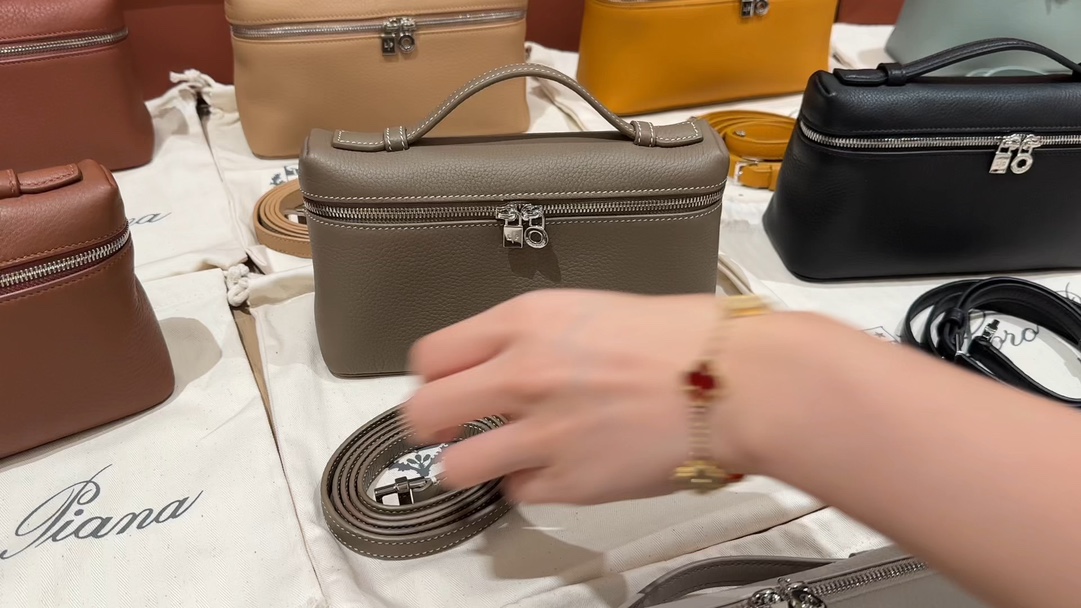 Loro Piana Crossbody & Shoulder Bags AAA Replica Designer
 Lychee Pattern Cowhide