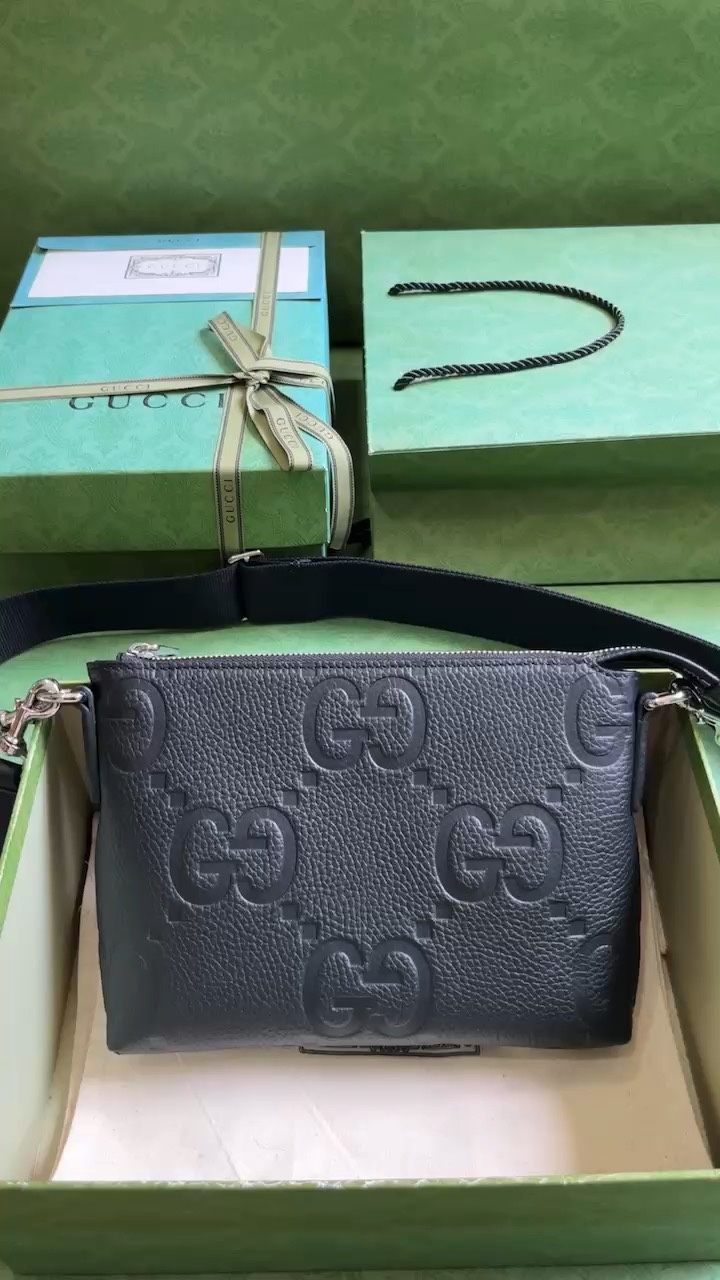 Gucci Messenger Bags Black