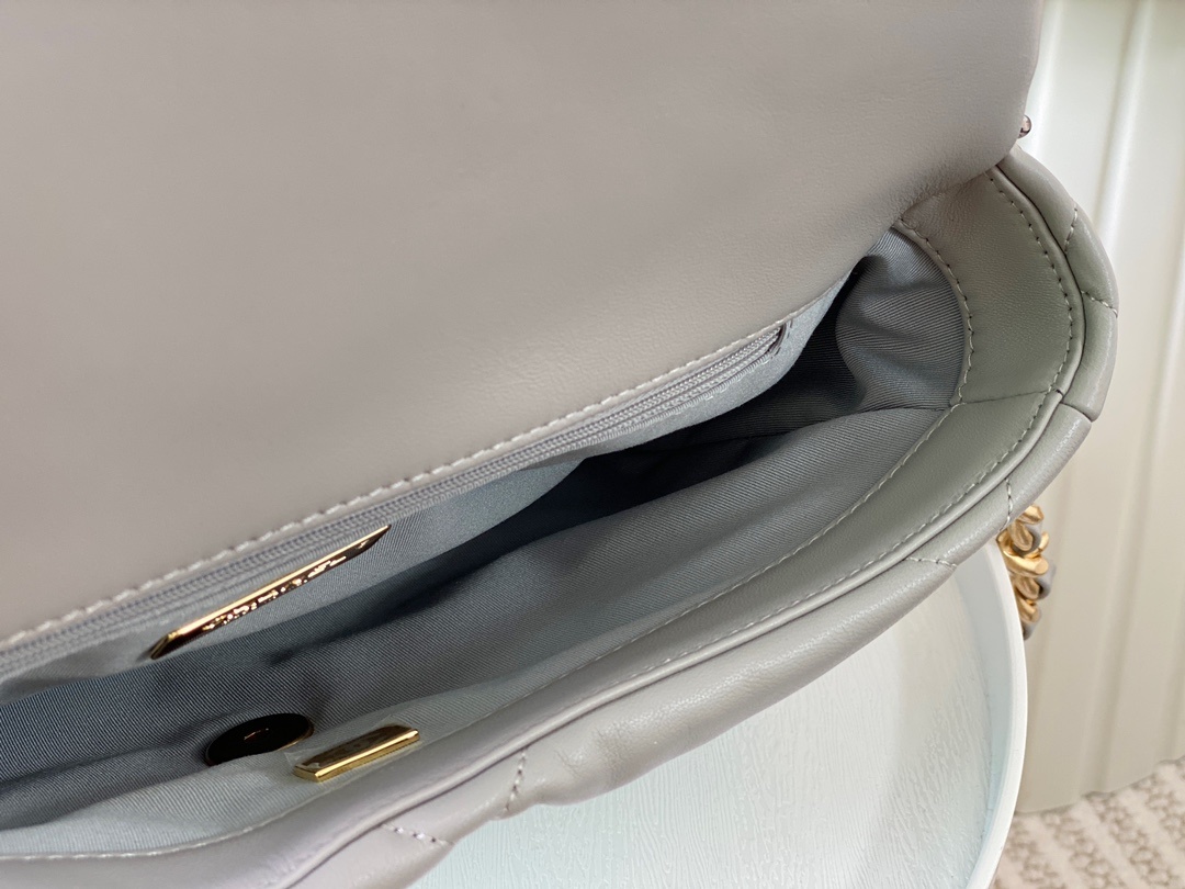 原厂皮ChaneLAS1161中号灰色出货19秋冬大菱格豆腐包进口羊皮单口包3色金属混搭肩带粗链条彰显休