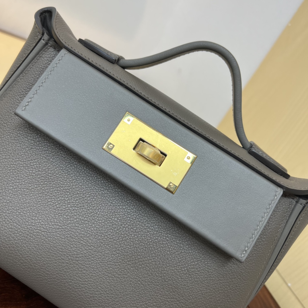 Elegant Mini Kelly 2424 Bag - Stylish Evercolor & Swift Leather Handbag 6 i1695454184 9908 4