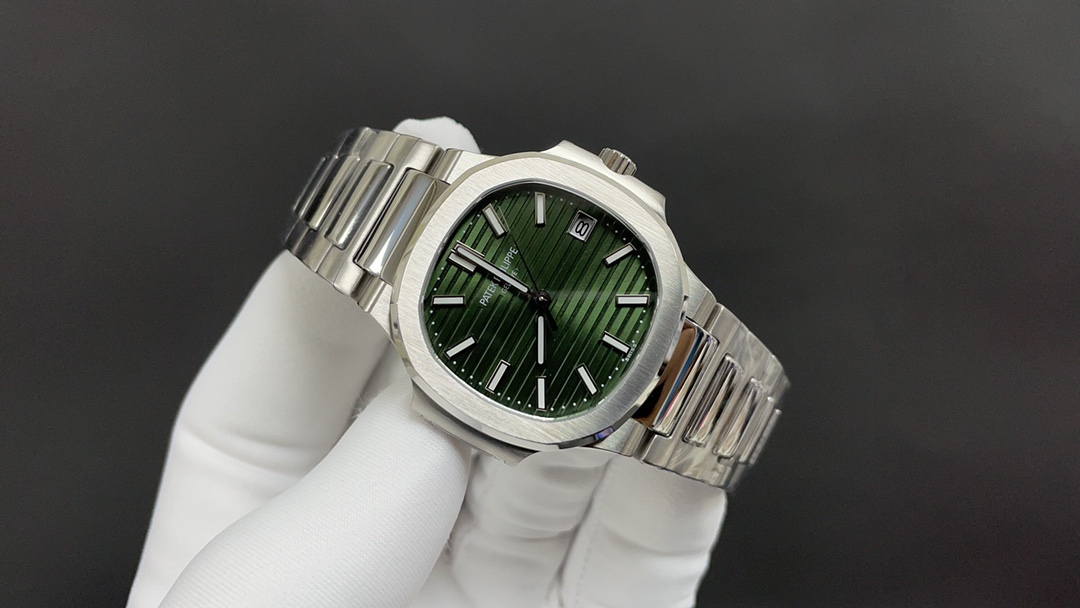 Patek Philippe “没人能拥有百达.翡丽，只不过为下一代保管而已。”