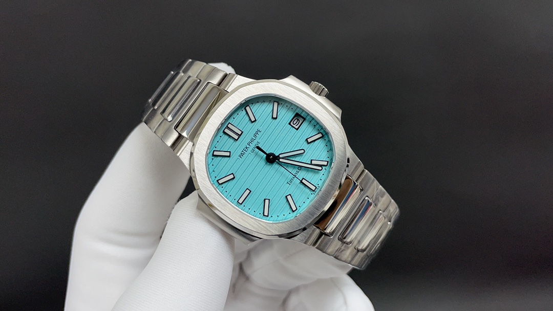Patek Philippe “没人能拥有百达.翡丽，只不过为下一代保管而已。”