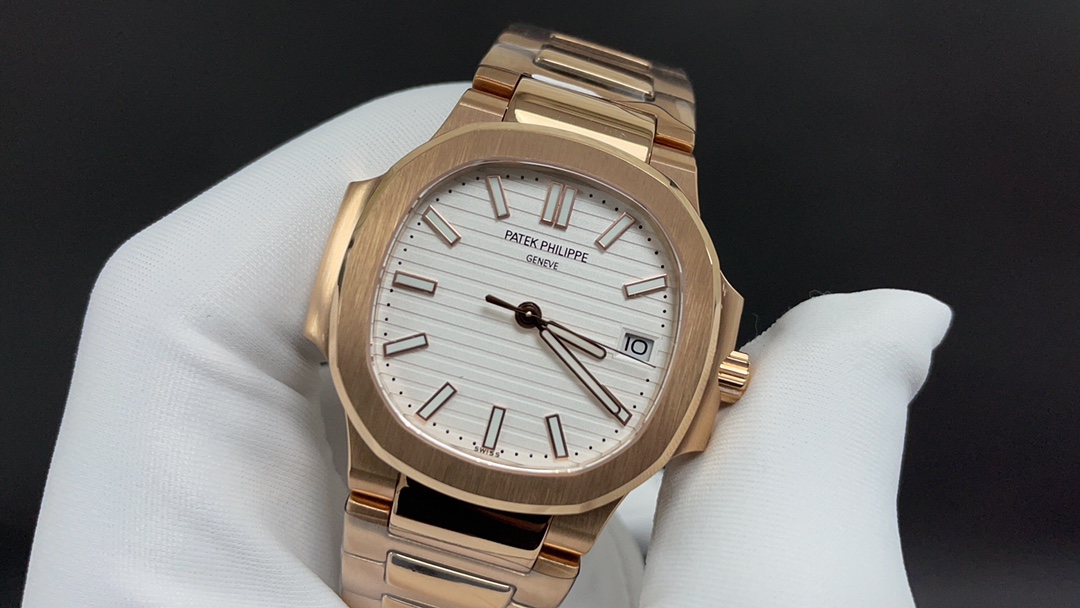 Patek Philippe “没人能拥有百达.翡丽，只不过为下一代保管而已。”
