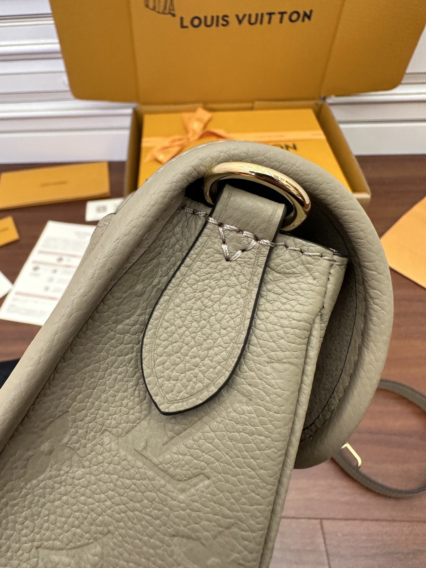 独家首发型号特正版M46583品质全面再次升级专柜同步电子芯片内码新礼盒礼品袋保护纸铜版电子标签合格证皮