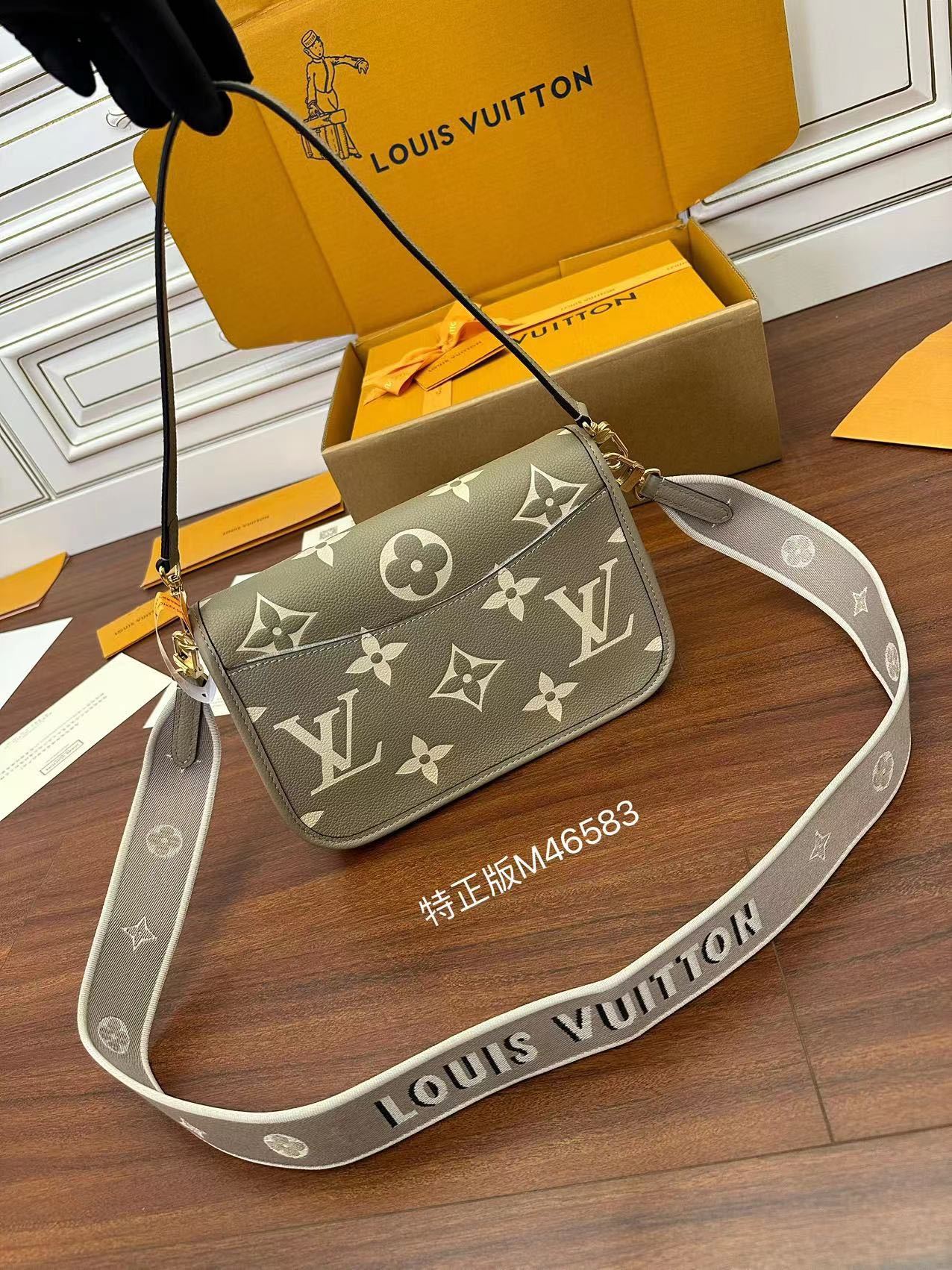 独家首发型号特正版M46583品质全面再次升级专柜同步电子芯片内码新礼盒礼品袋保护纸铜版电子标签合格证皮