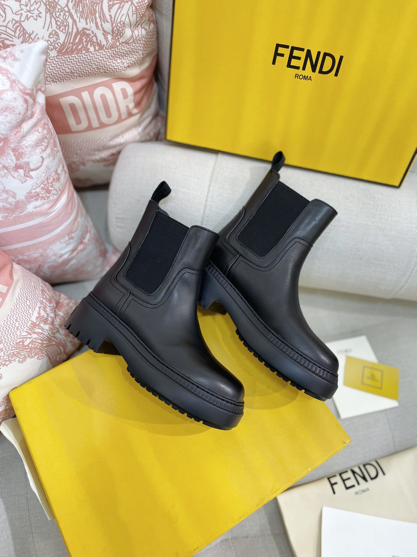 Fendi Haute Couture Classic Luxury Leather Shoe Ref 3