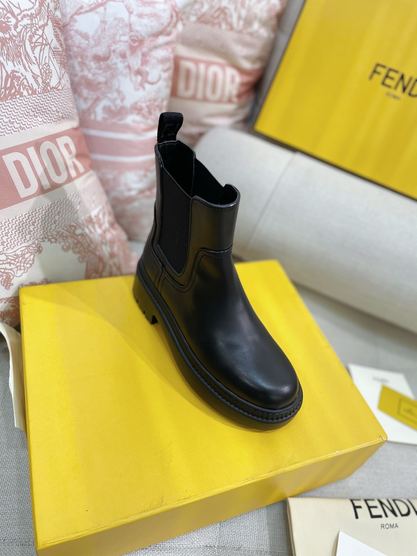 Fendi Haute Couture Classic Luxury Leather Shoe Ref 4
