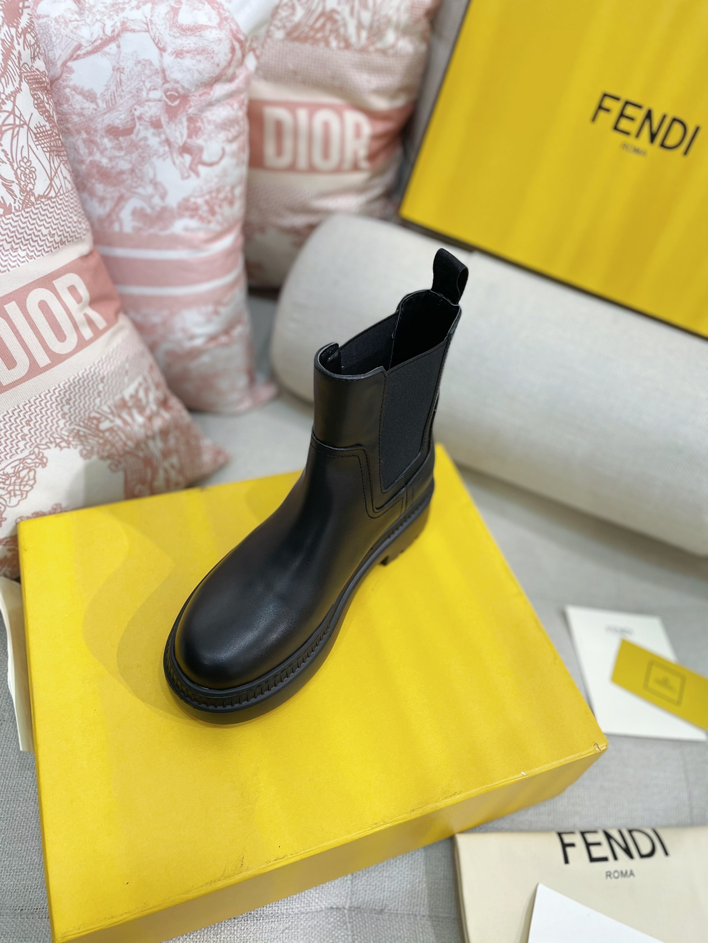 Fendi Haute Couture Classic Luxury Leather Shoe Ref 7