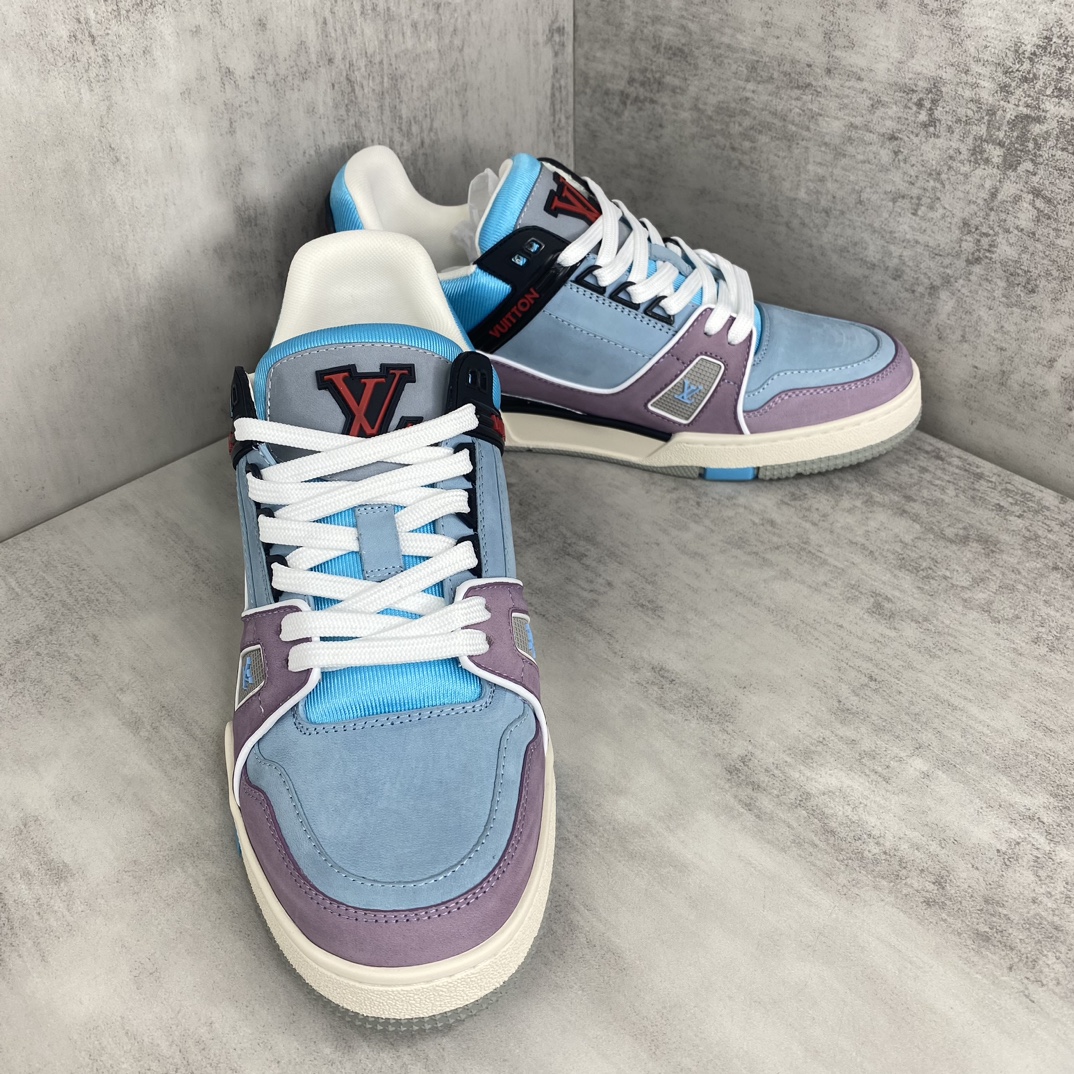 Louis Vuitton 新款上架 2053 Louis*Vuitto* LV Trainer 最新款 大底和面料私模 绝对下血本费心思的一款鞋子 自Vifgil到来之后而设计的这一系列 每一季度都深受众多粉丝的青睐 TPU 大底 包装