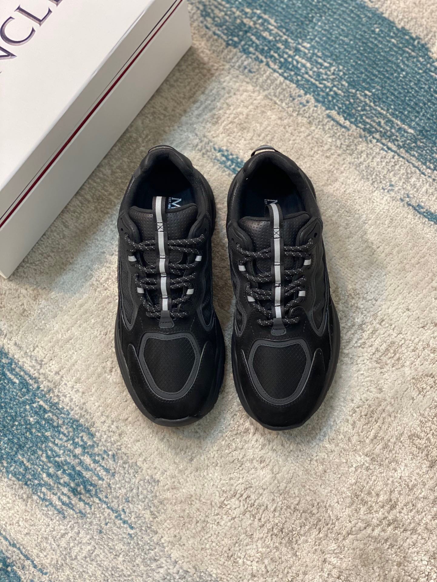 NO:216347,Brand MONCLER original color matching, size 38-44 customized 45 price, new material masking products, official website, Moncler masking men's shoes, imported fabric, neoprene, various materials are spliced, the upper is designed with shoelaces and rubber inserts, the heel Moncler logo, the outsole is made of TPU   rubber   high elastic rubber foam combination, which has high elasticity and high wear resistance, and improves comfort. It is worth buying whether it is the upper or color design!  , cover-up casual shoes, christian louboutin, Moncler, sneakers19860909品牌MONCLER 颜色原版配色 码数38-44订做45 价格 材质蒙口新品 官网Moncler蒙口男鞋运动鞋,进口布面、氯丁橡胶 各种材质拼接打造,鞋面采用鞋带和橡胶嵌件设计,后跟Moncler标志,大底采用TPU 橡胶 高弹橡胶发泡组合成型,具有高弹性高耐磨性,提高舒适性,无论是鞋面还是颜色设计都值得入手！,蒙口 休闲鞋,christian louboutin,Moncler,sneakers,Men's shoes