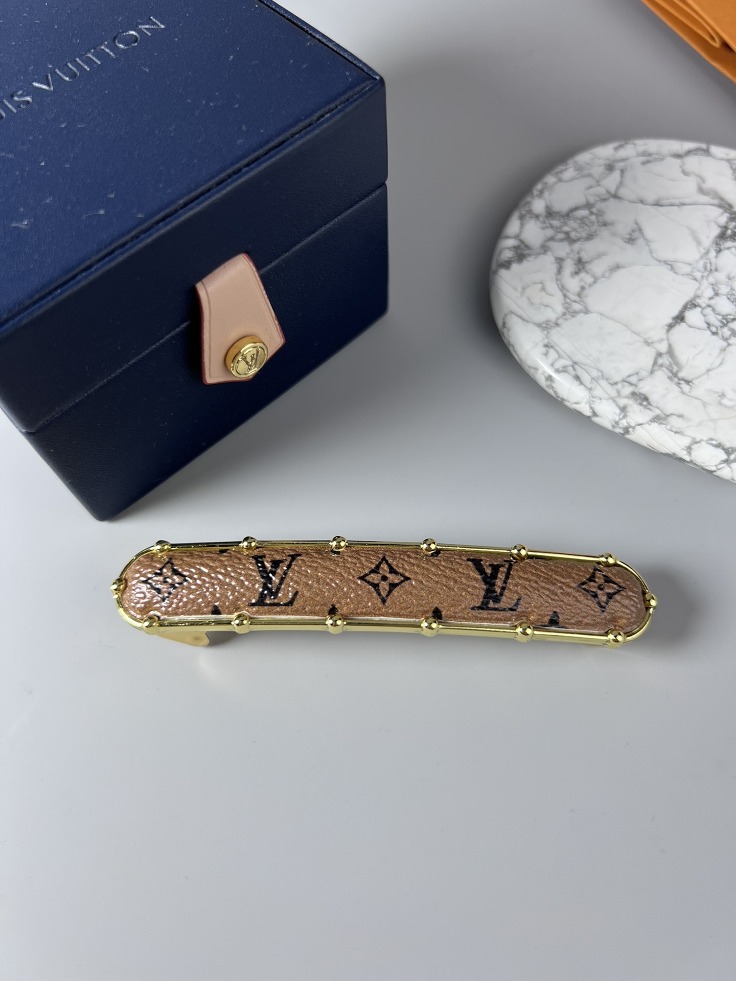 p220. LV hairpin