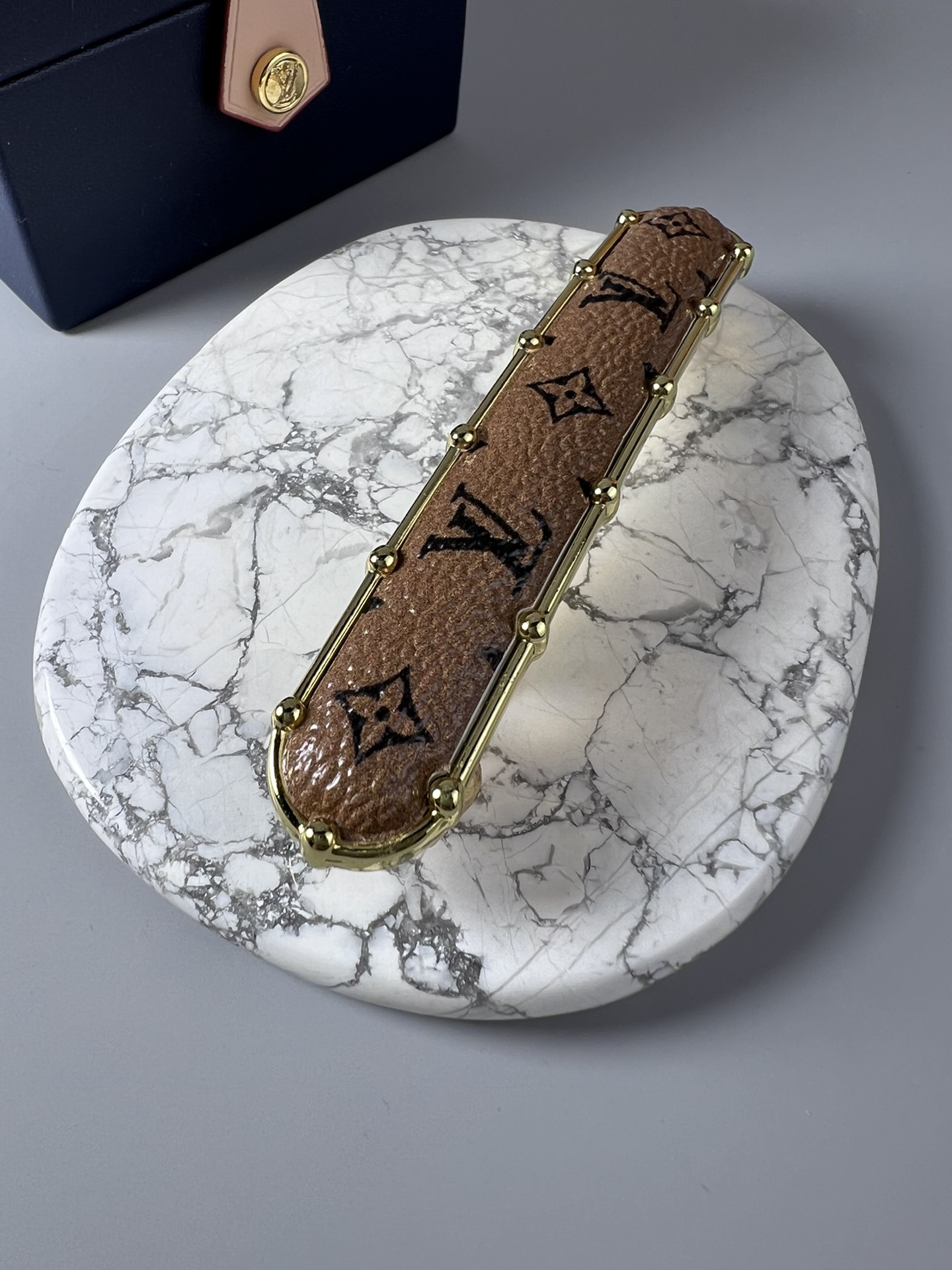 p220. LV hairpin - 图片 2