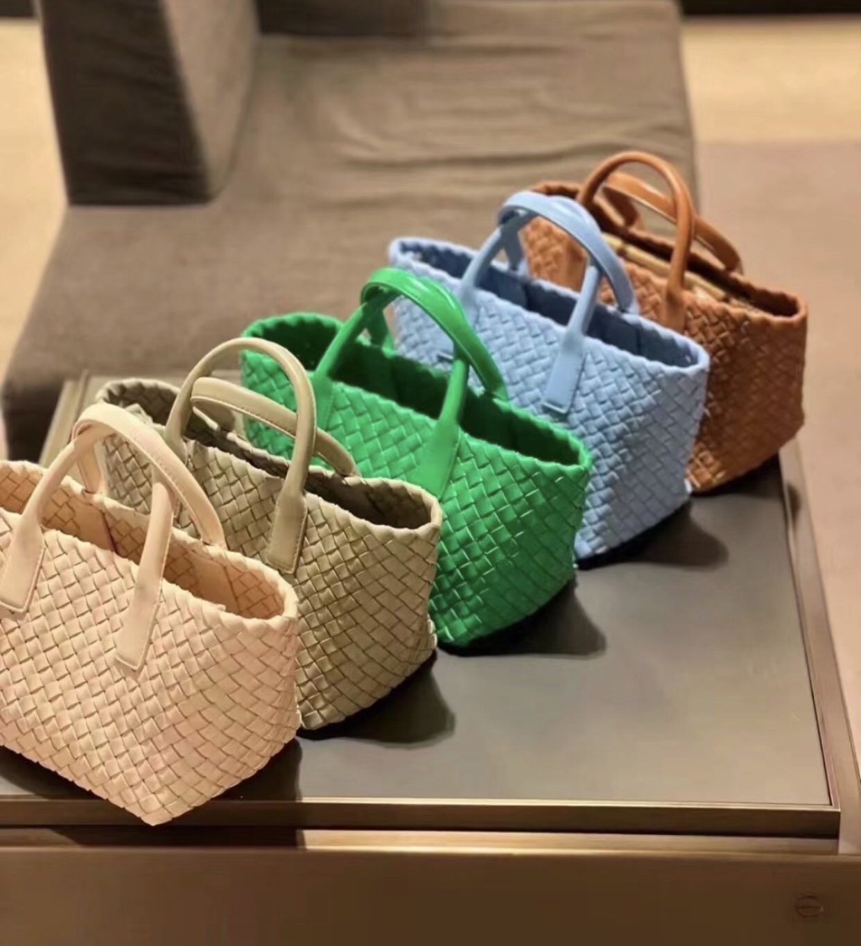 Bottega Veneta Product _duqqfXHArqTXlVTgKP15Bz-9zHrDXMh3NunLZeg