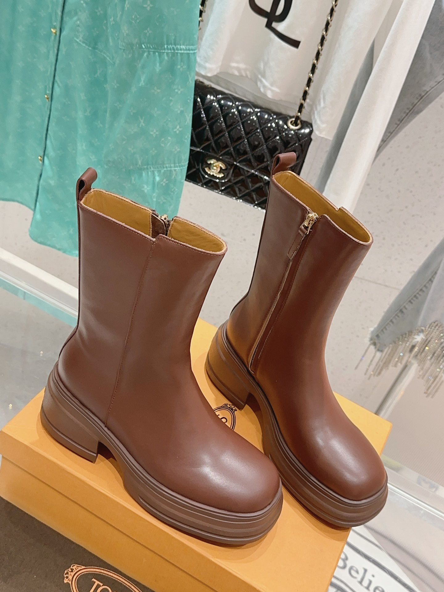 “Exclusive Plant: Imported Cattle Skin Chelsea Real Ankle Boots Review” - 图片 3