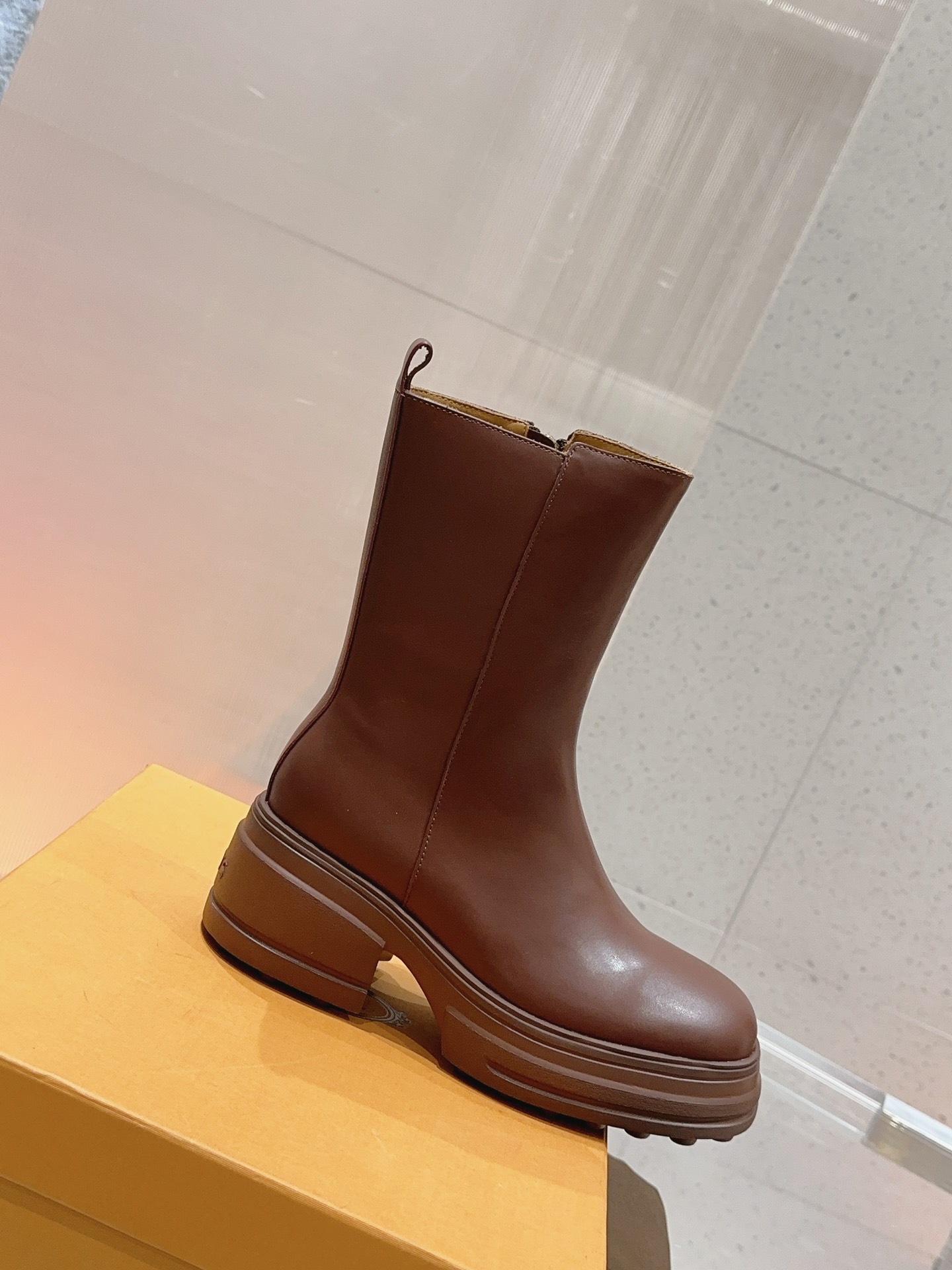 “Exclusive Plant: Imported Cattle Skin Chelsea Real Ankle Boots Review”