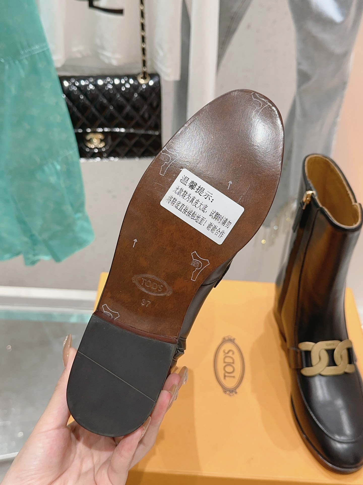 “Top-of-the-Art Chelsea Kicks with Imported Cattle Skin and Exclusive Design” - 图片 9