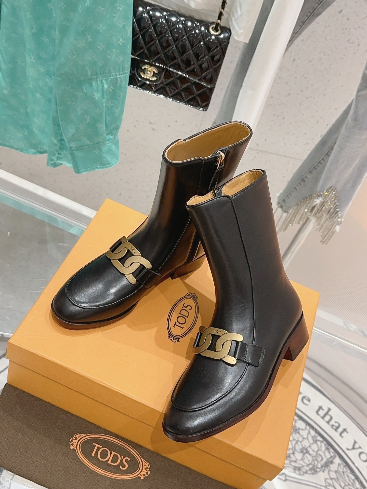 “Top-of-the-Art Chelsea Kicks with Imported Cattle Skin and Exclusive Design” - 图片 4