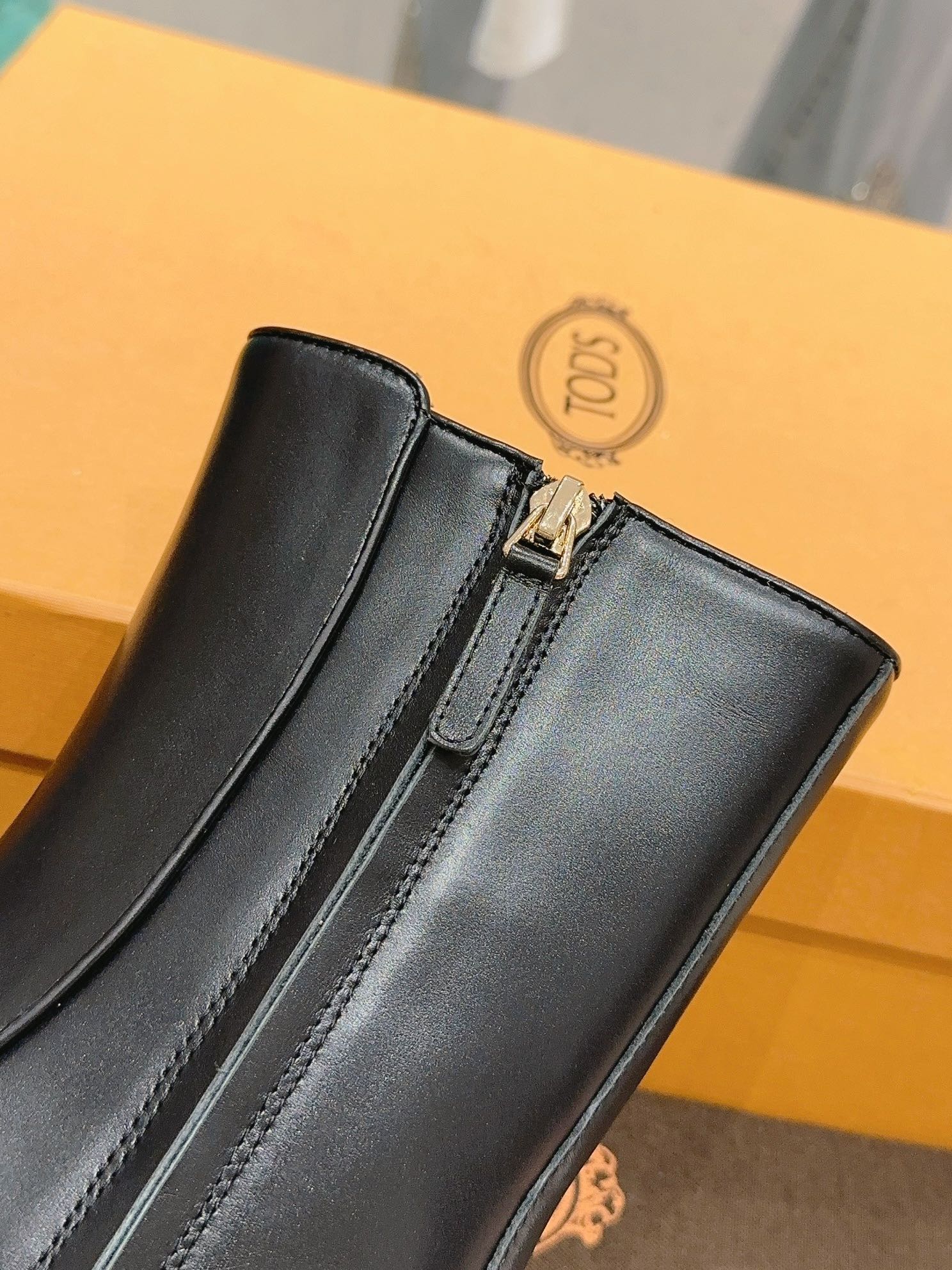 “Top-of-the-Art Chelsea Kicks with Imported Cattle Skin and Exclusive Design” - 图片 8