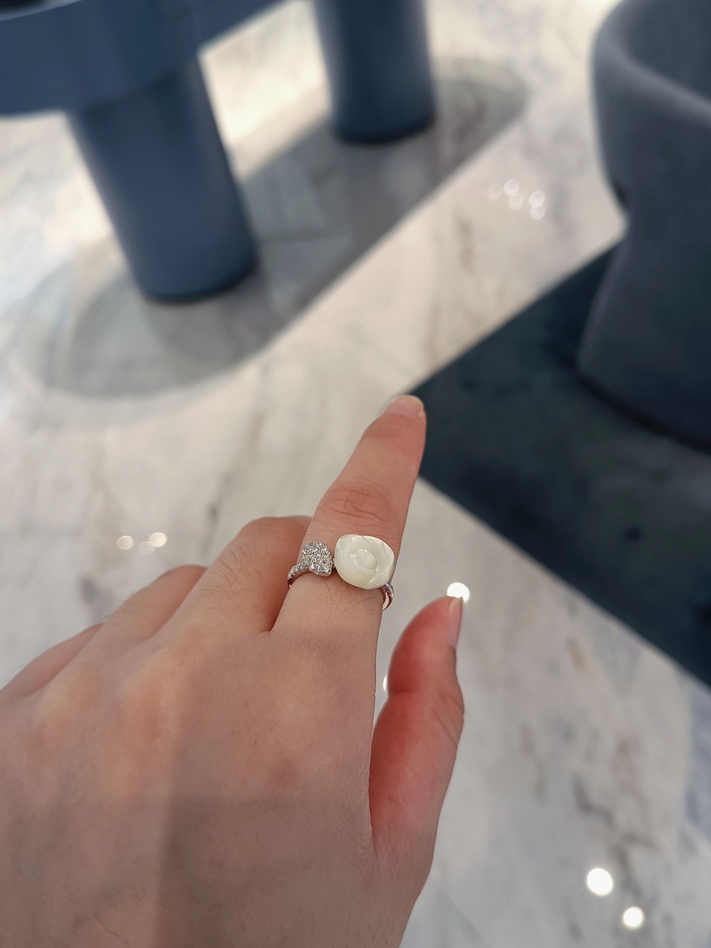 WHERE’S THE WHITE ROSE RING - 图片 5