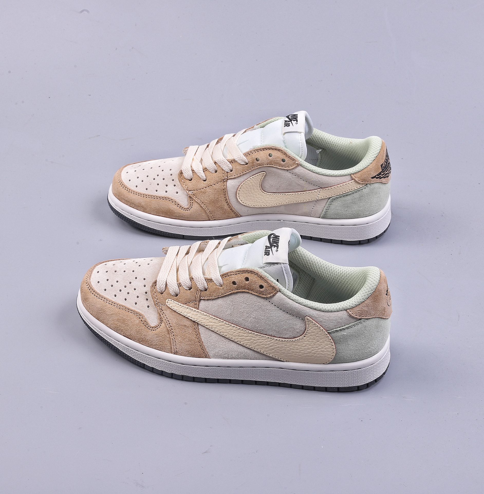 210 Travis Scott x Fragment x Air Jordan 1 Low TS联名倒勾低帮板鞋  DM7866-688