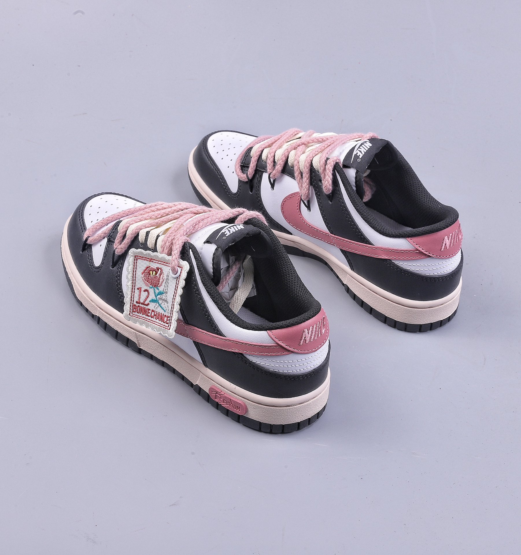 260 A NIKE DUNK SB LOW 定制配色 Dunk SB顾名思义 CW1590-100