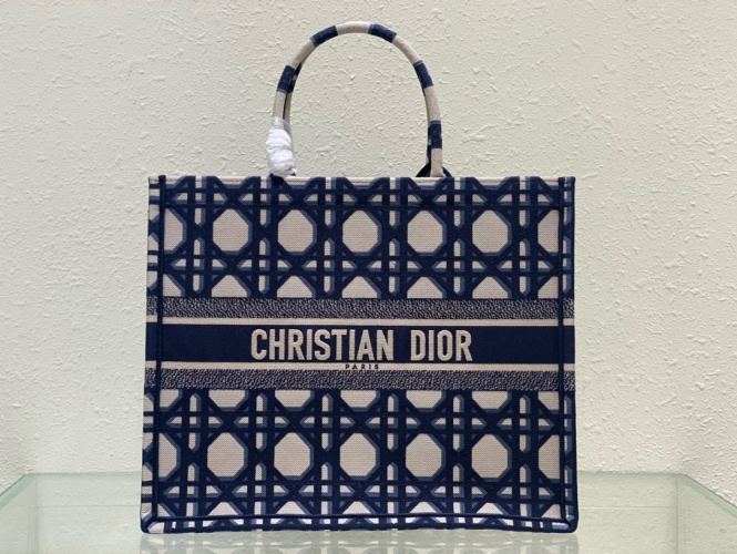 Large Tote Bag: Classic Diamond Lattice Design, Blue and White Color, 42*18*35cm