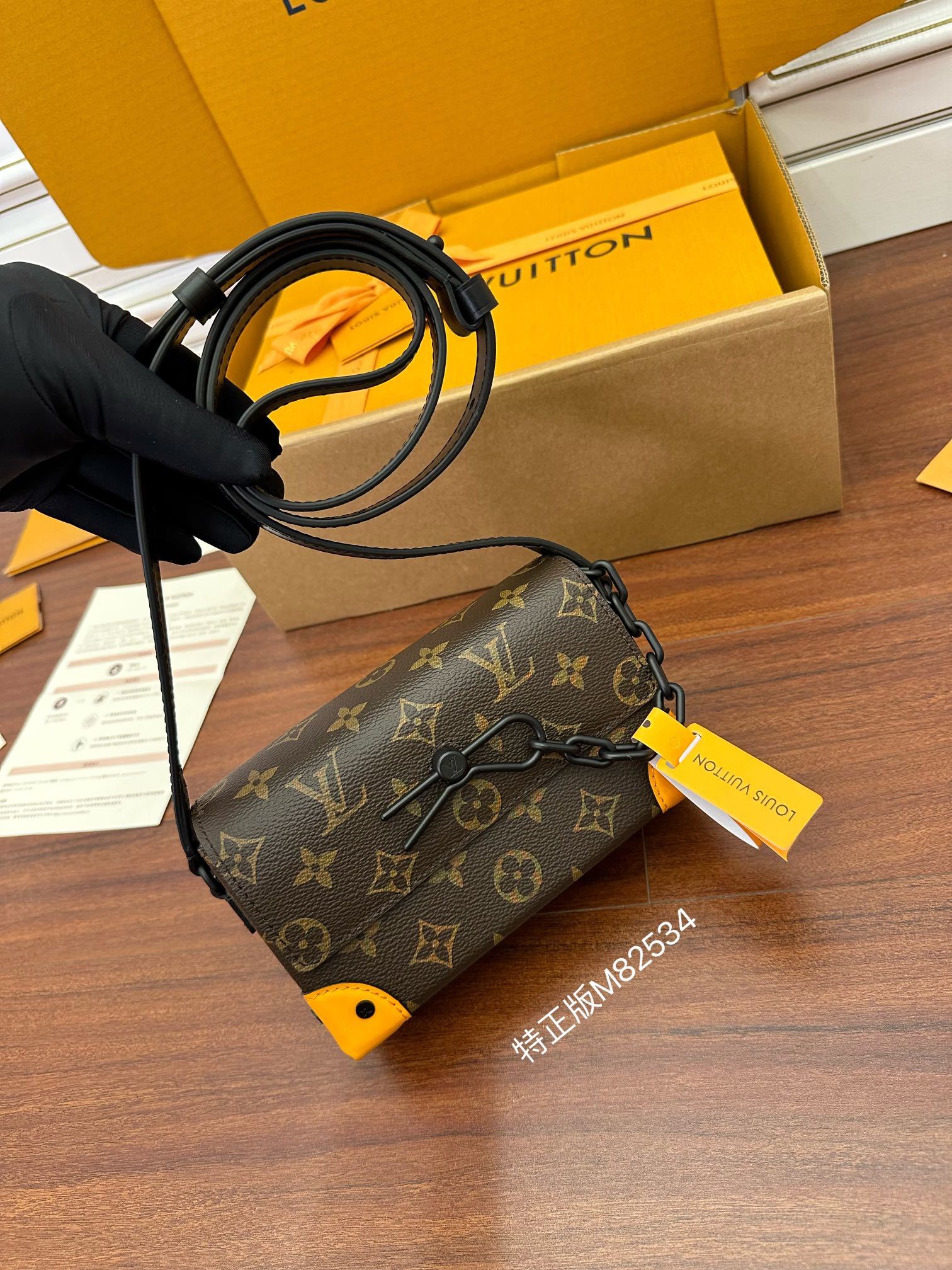 独家首发型号特正版M82534品质全面再次升级专柜同步电子芯片内码新礼盒礼品袋保护纸铜版电子标签合格证皮