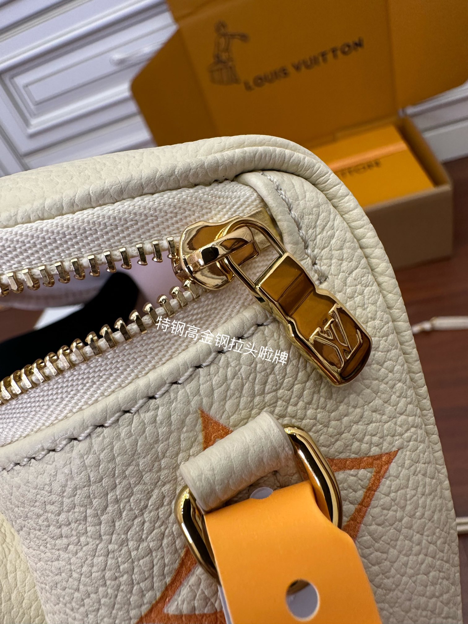 路易威登 Louis Vuitton 高定典藏名品高定成衣时装外套连衣裙衬衫T恤 #413C4D3F 3