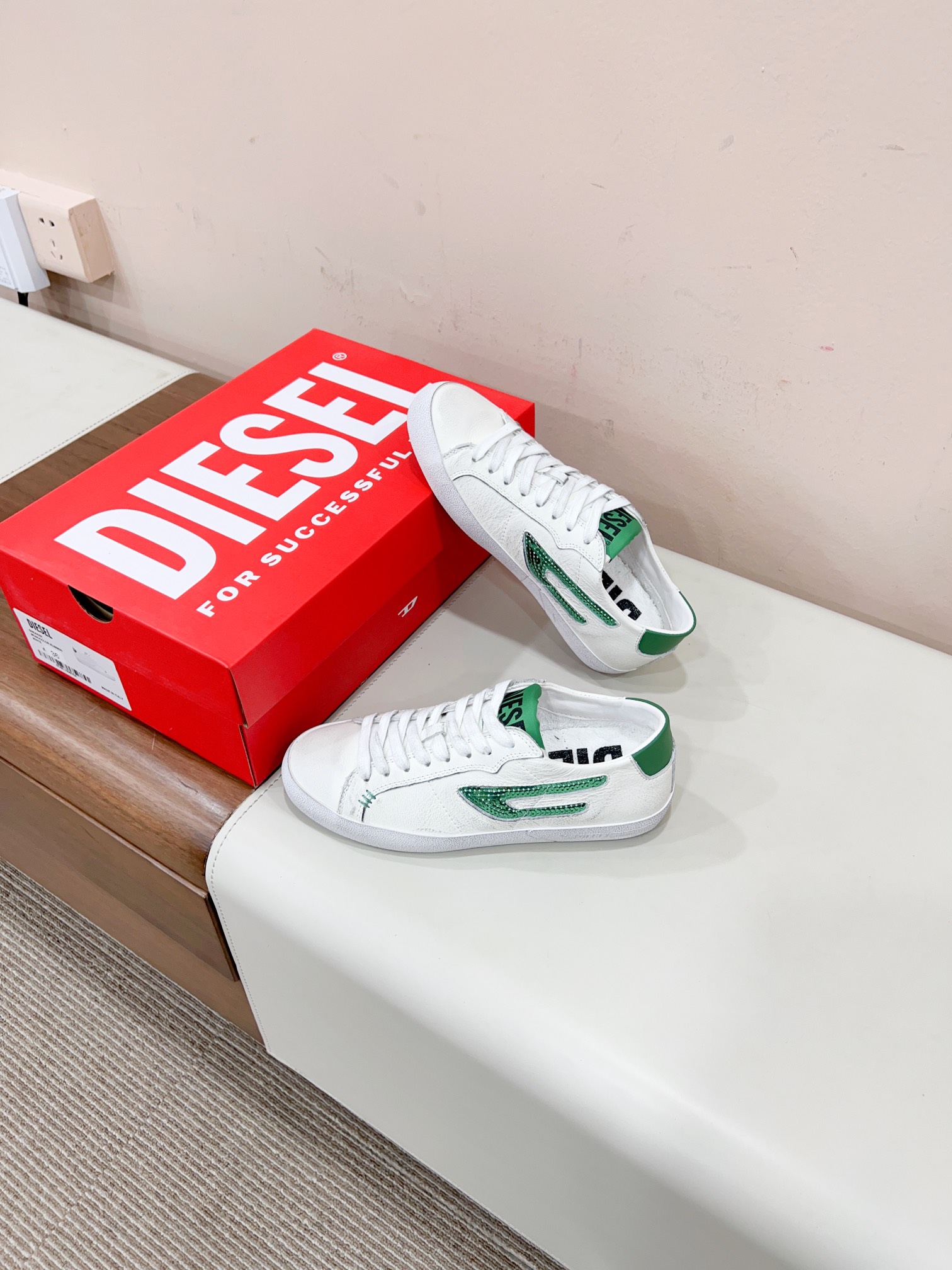 “2023 Diesel Quail Certified Recreational Shoes: Simple Design, Exclusive Color, Best Value” - 图片 3