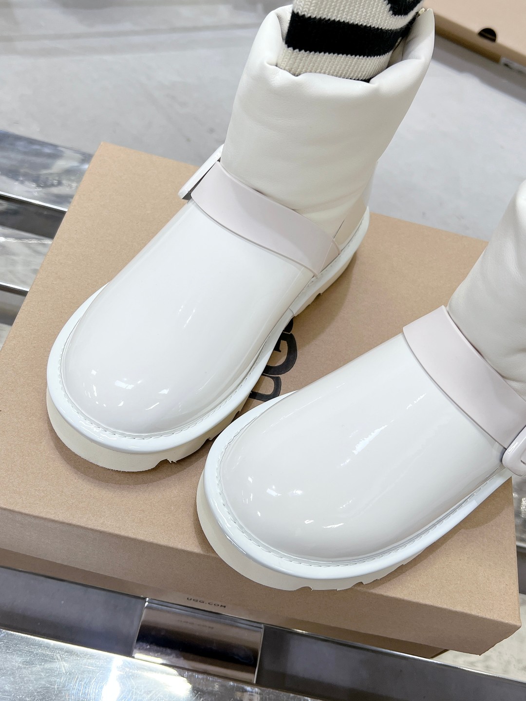 UGG新款二代袜筒雪地靴 - 保温性抜群の柔らかい素材