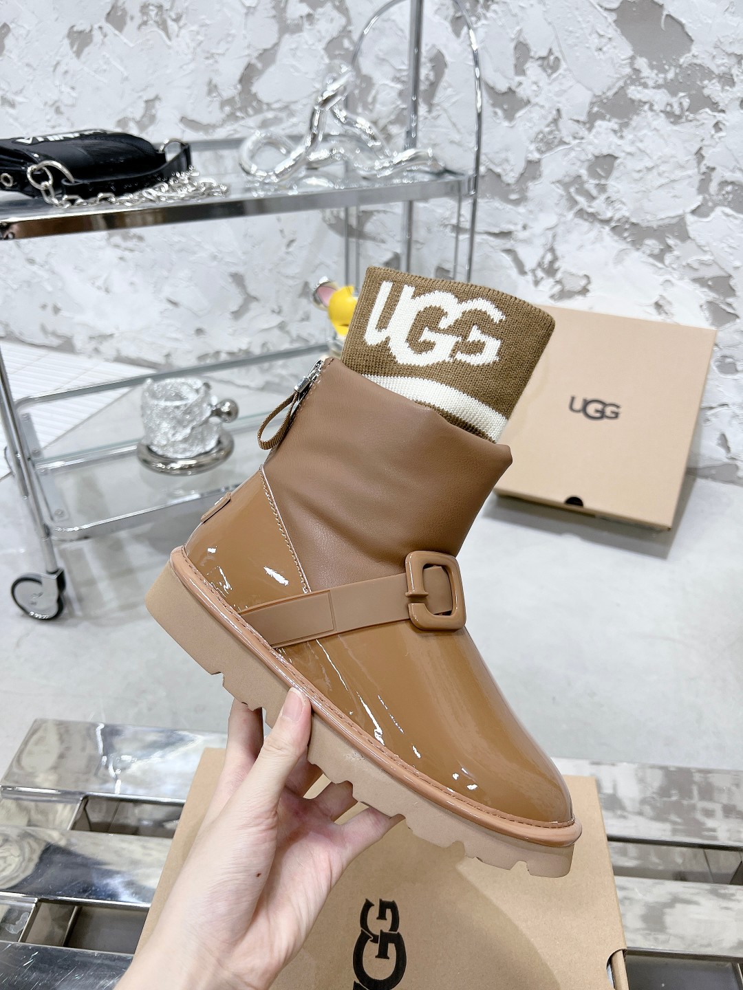 UGG上新 二代袜筒雪地靴 - 防寒・快適なデザイン