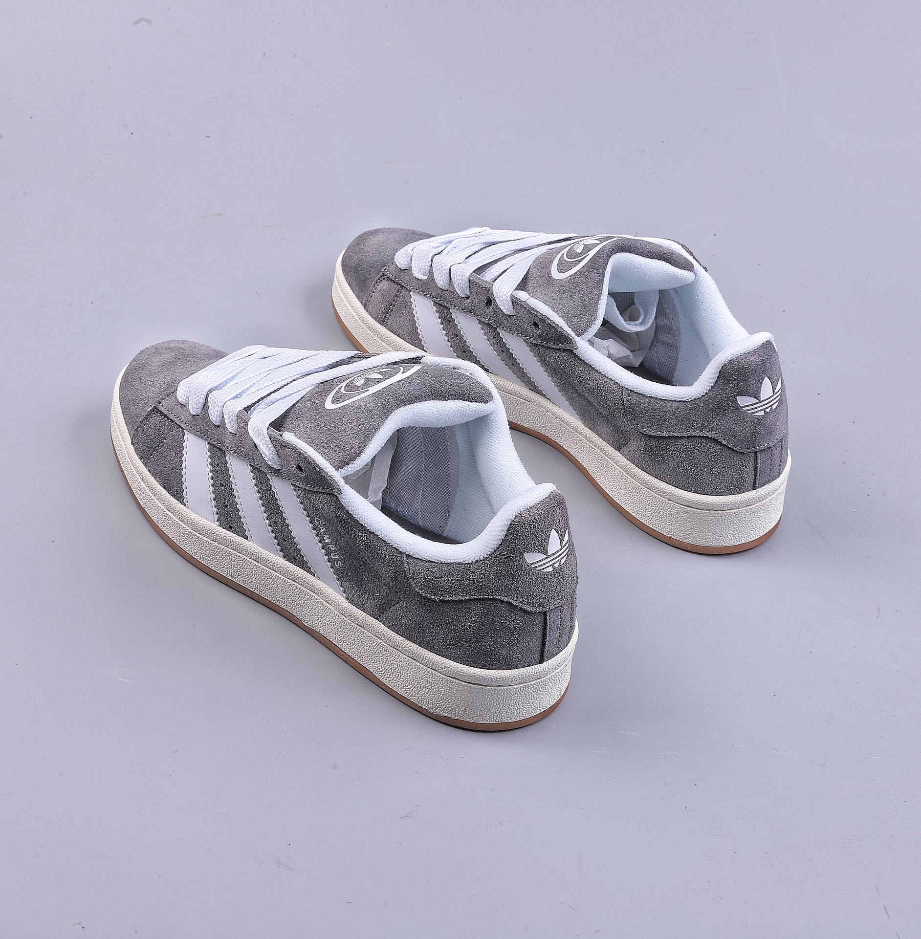 150 Adidas   Originals Campus 00s 明星款 学院系列面包风复古休闲运动板鞋  HQ8707