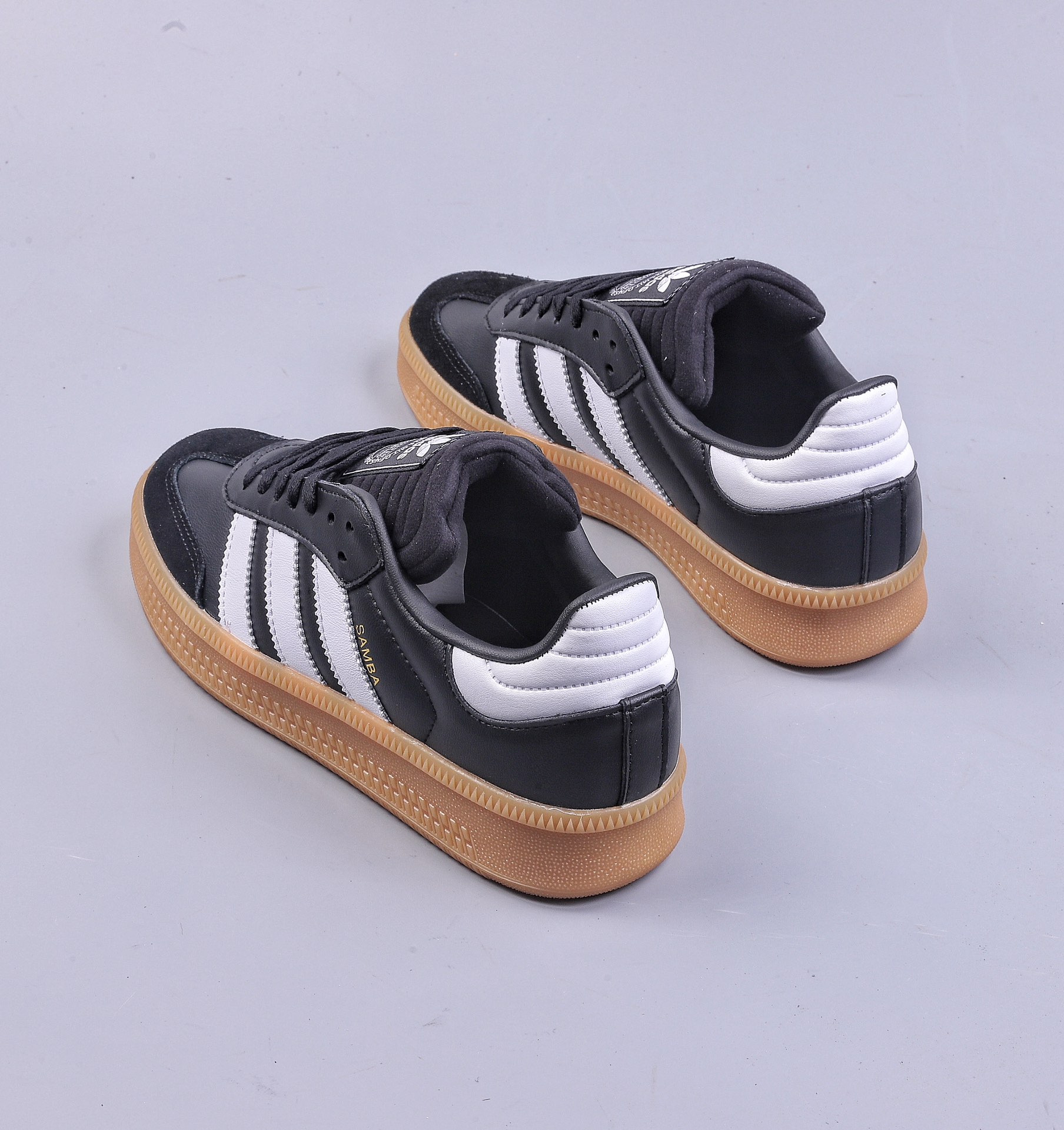 150 YH adidas Originals Samba XLG 桑巴 厚底 生胶底 桑巴系列德训百搭复古低帮板鞋 IE1379