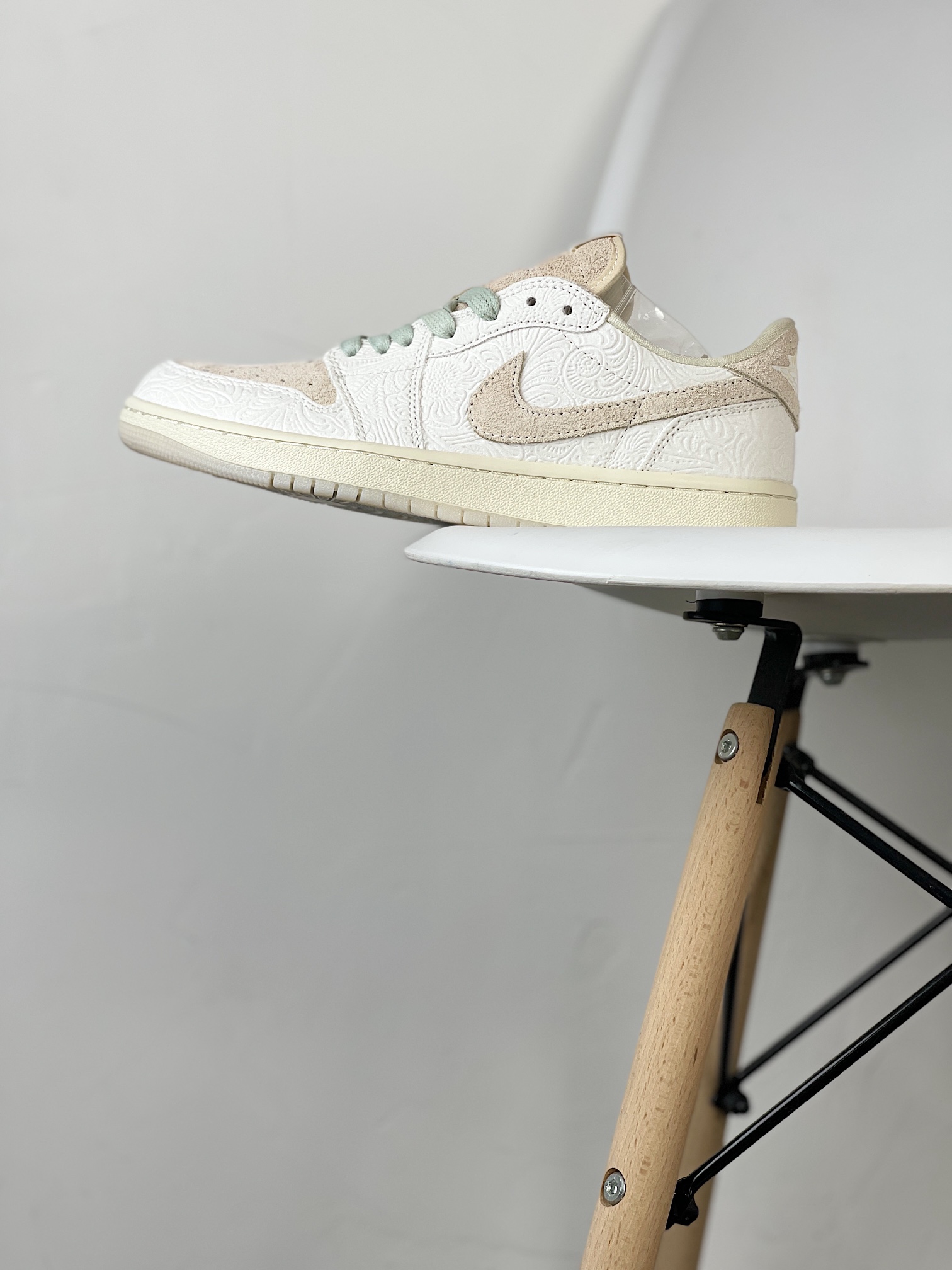 ▪️C x NK Air Jordan 1 AJ1 Joe 1 blanco en relieve baja cultural casual zapatillas de skate FZ0455-200 El cuer…
