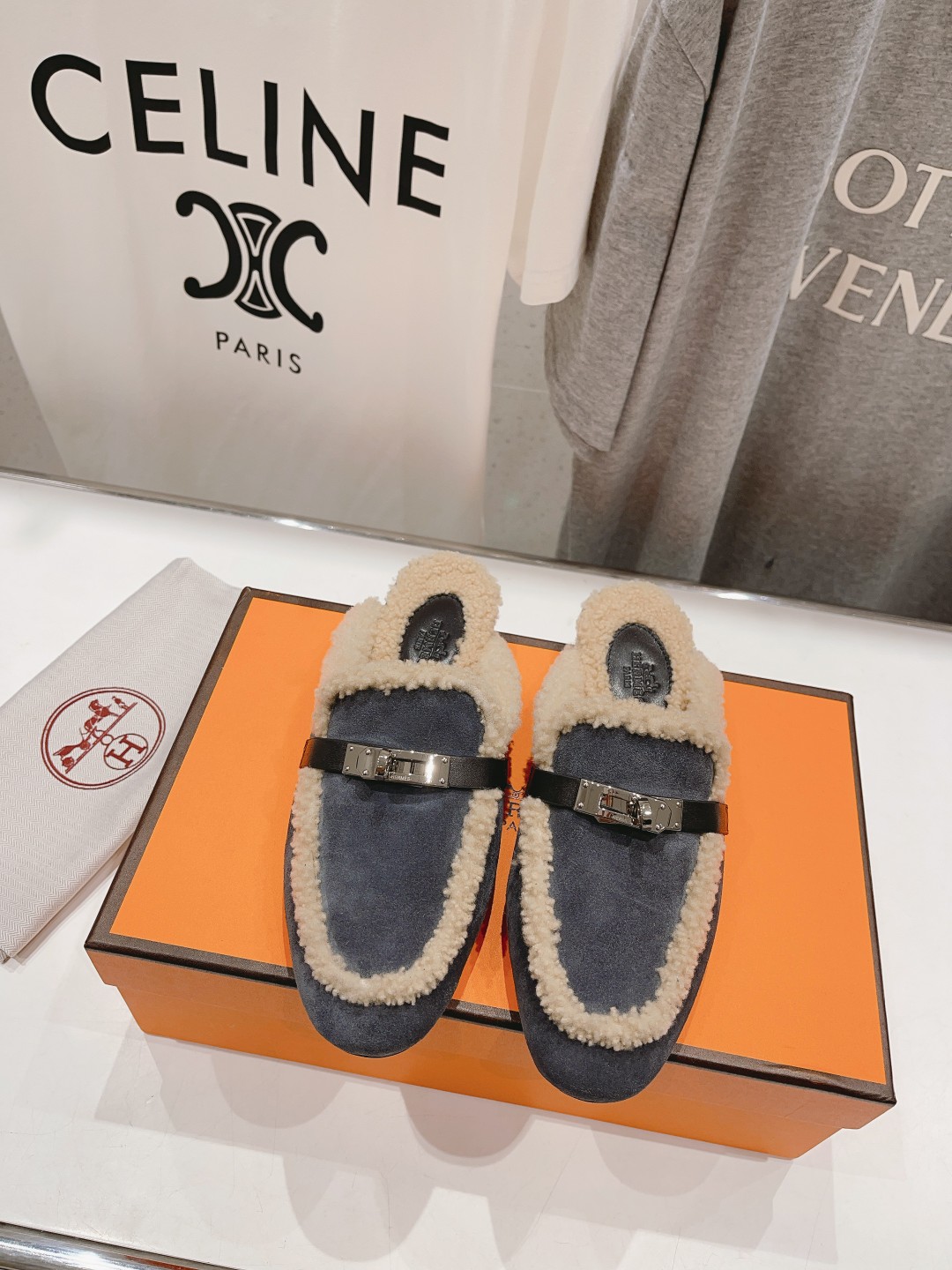 高版本出厂 HERMES* 爱马仕经典kelly毛毛拖鞋半拖～这些都是H家2025ss最新款式，进口羊羔