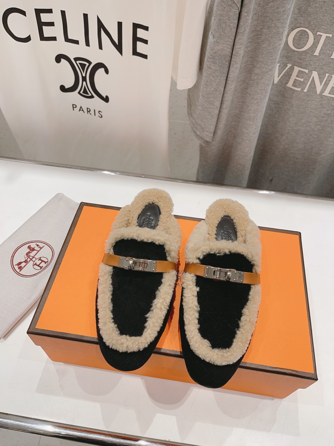 高版本出厂 HERMES* 爱马仕经典kelly毛毛拖鞋半拖~这些都是H家2025ss最新款式,进口羊羔