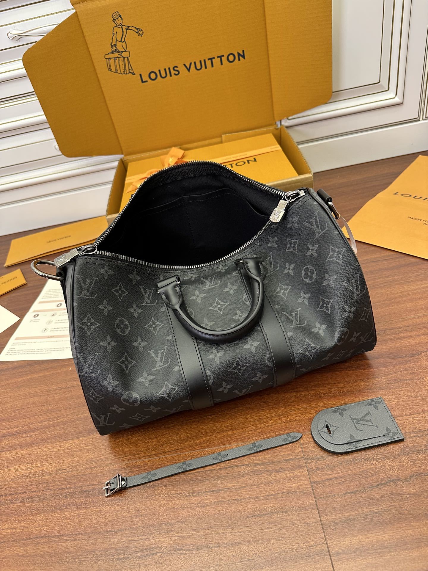 独家首发型号特正版M46655品质全面再次升级专柜同步电子芯片内码新礼盒礼品袋保护纸铜版电子标签合格证皮