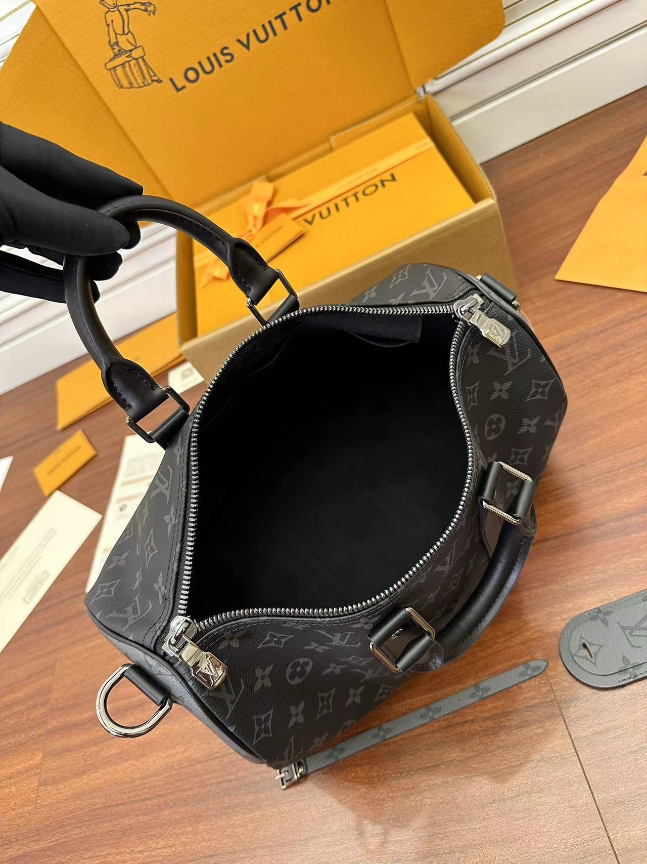 独家首发型号特正版M46655品质全面再次升级专柜同步电子芯片内码新礼盒礼品袋保护纸铜版电子标签合格证皮