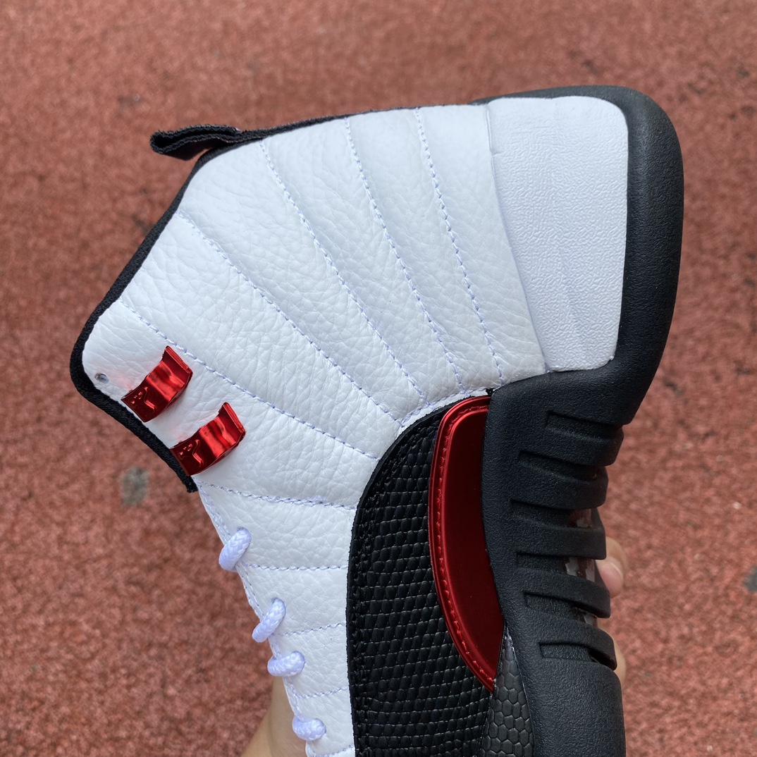 aj12白黑红高帮尺码40-47.5