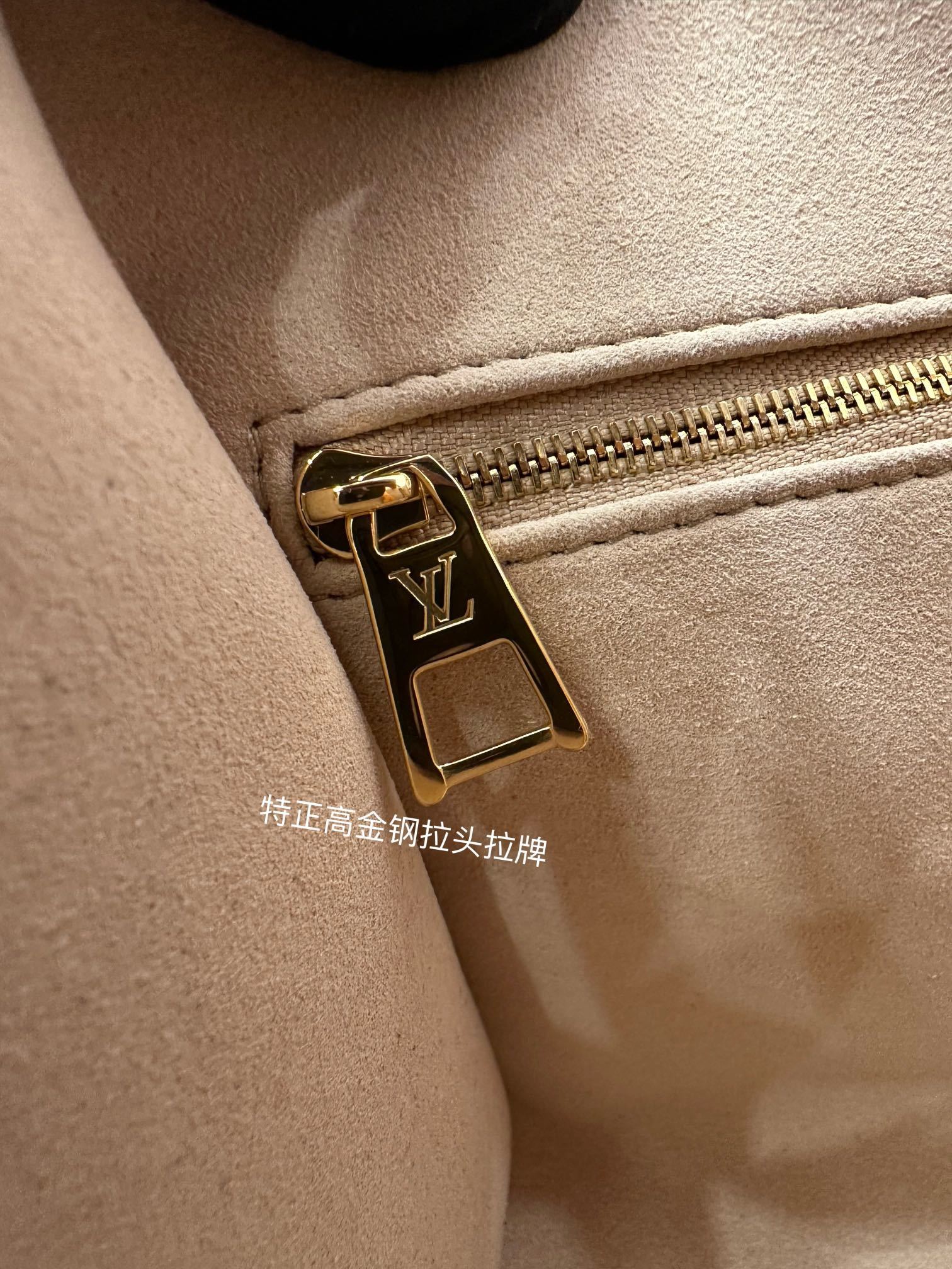 独家首发型号特正版M46513品质全面再次升级专柜同步电子芯片内码新礼盒礼品袋保护纸铜版电子标签合格证皮
